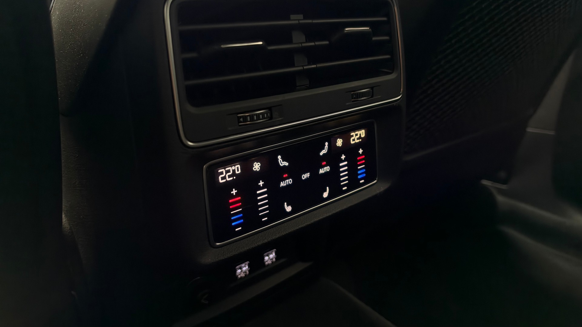 AUDI SQ8 50 TDI quattro tiptronic-image-9