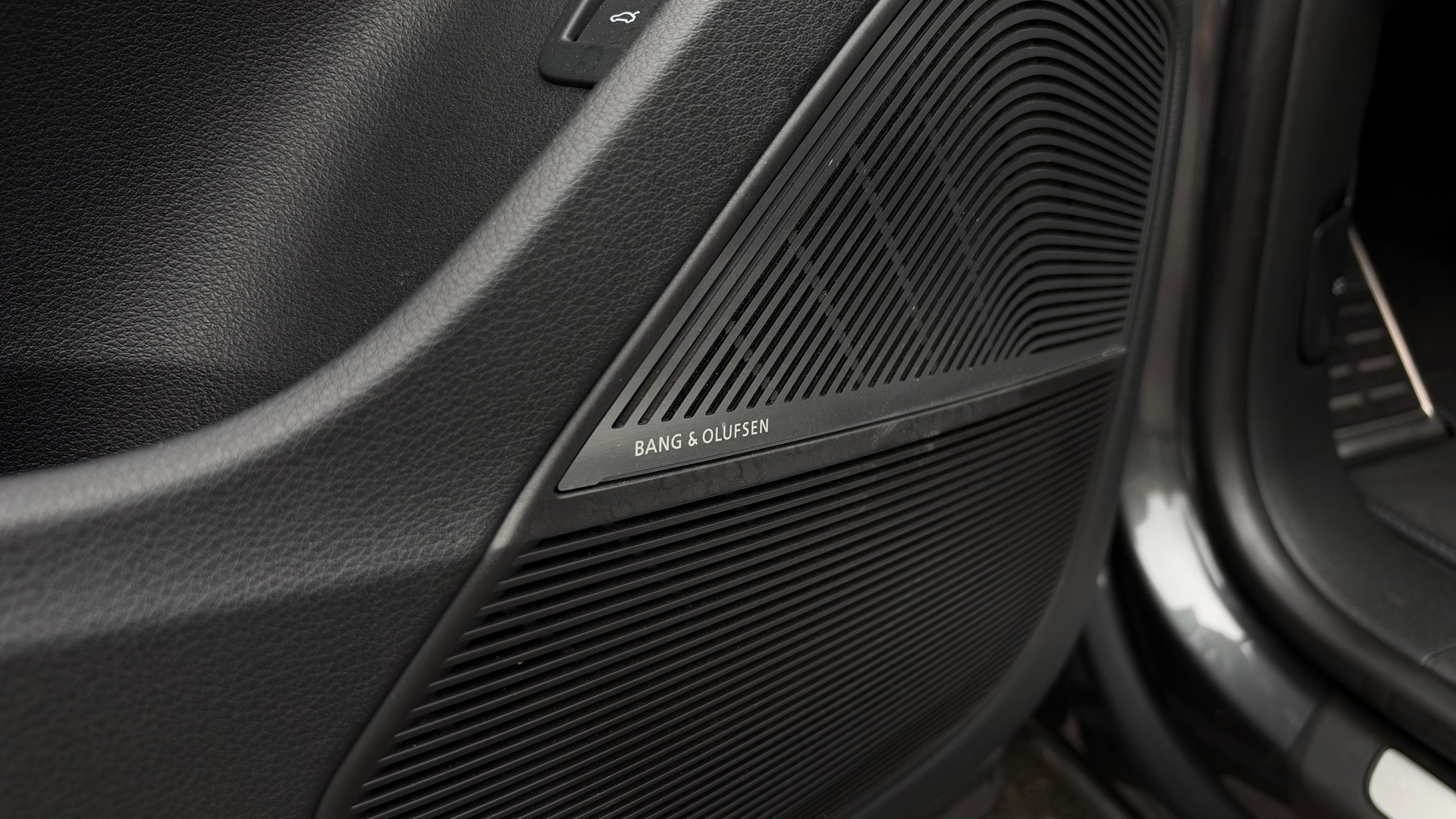 AUDI SQ8 50 TDI quattro tiptronic-image-10