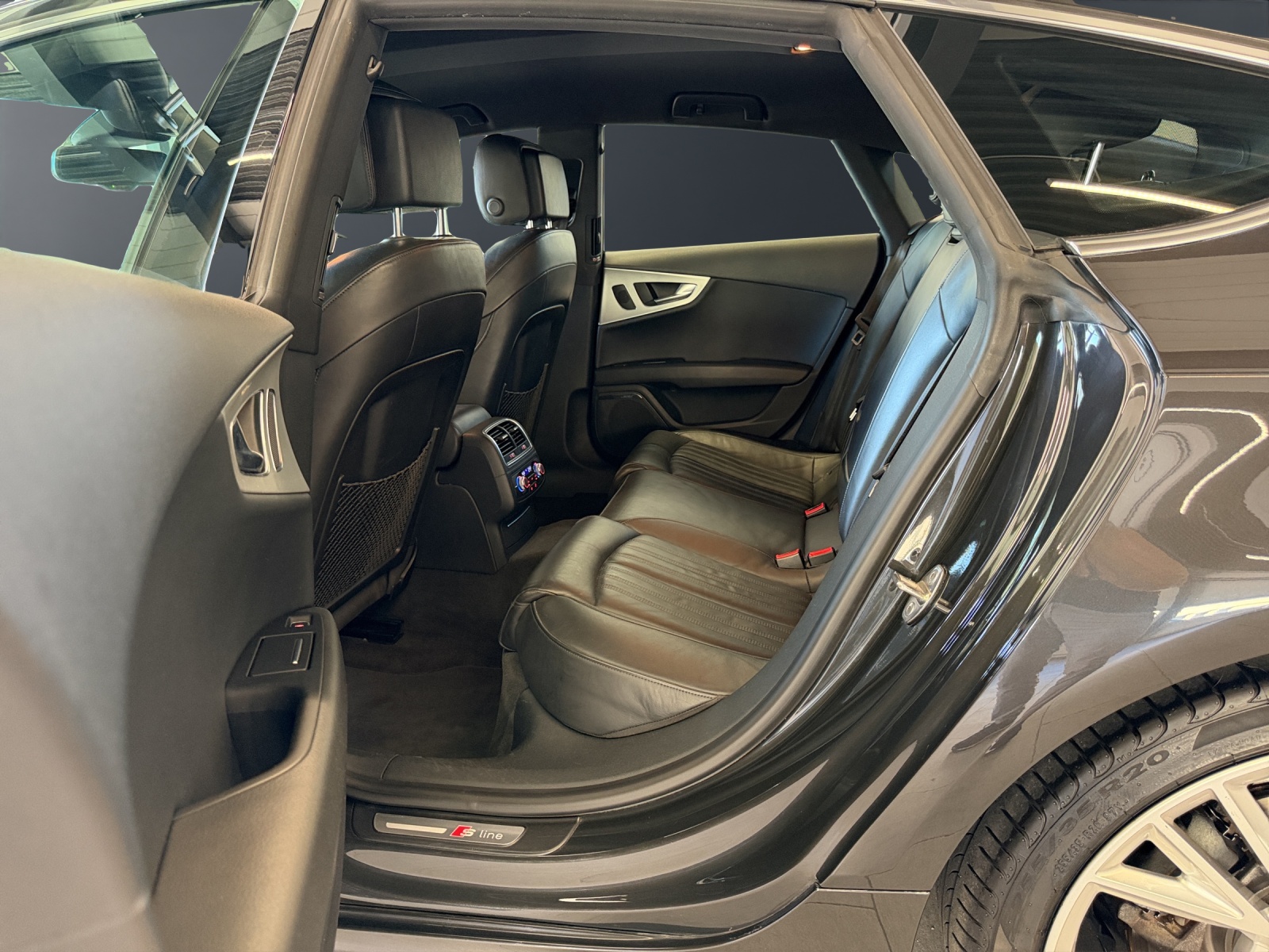 AUDI A7 Sportback 3.0 TDI quattro S-tronic-image-13