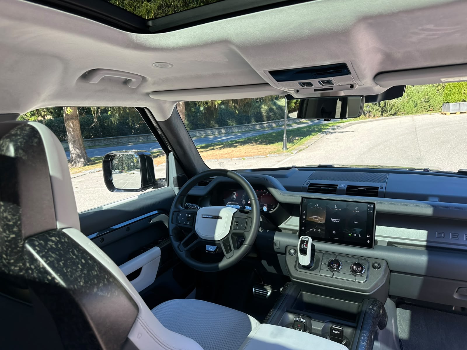 LAND ROVER 4.4 V8 Octa Edition One-image-10