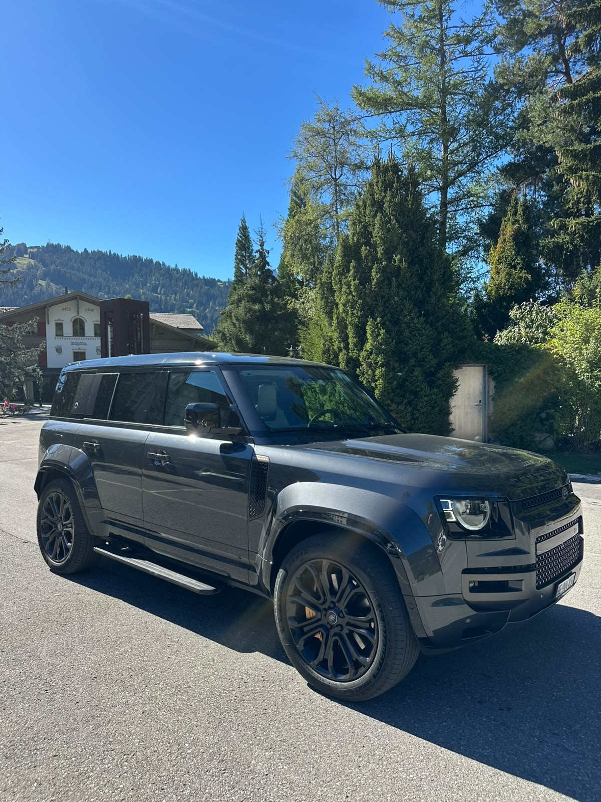 LAND ROVER 4.4 V8 Octa Edition One-image-3
