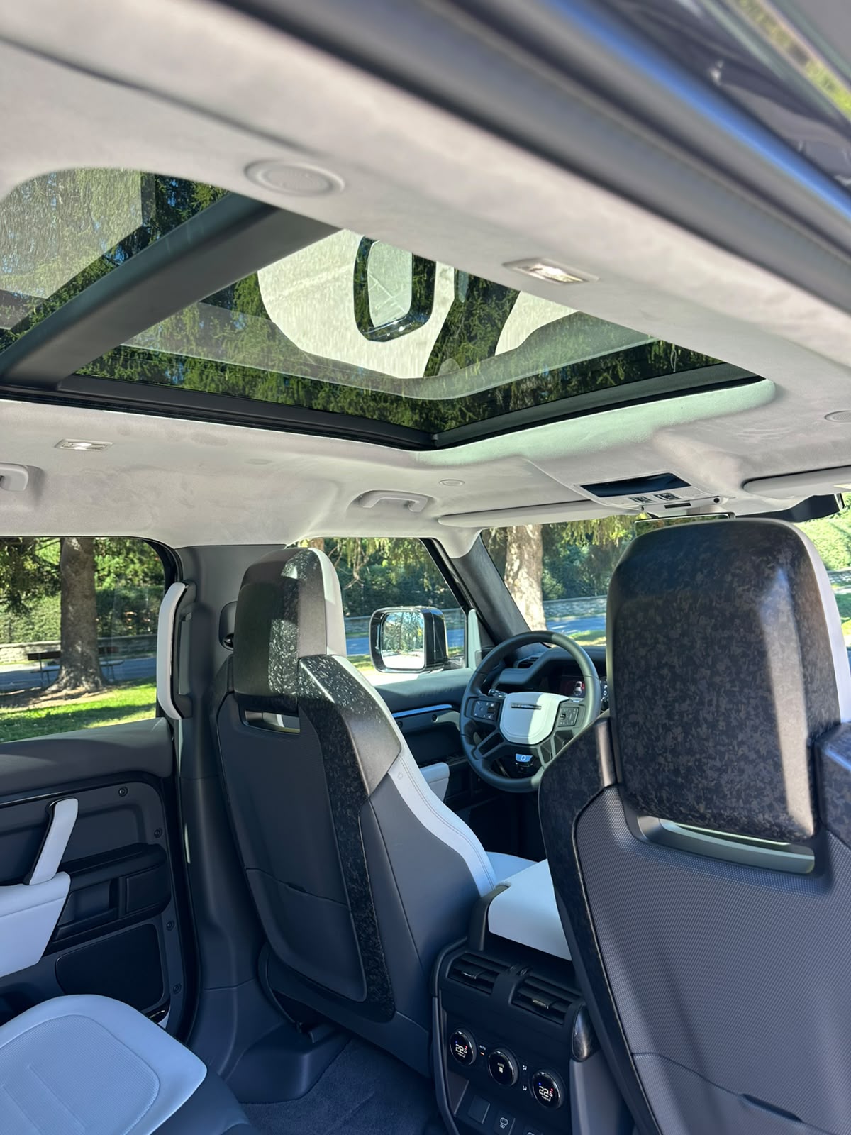 LAND ROVER 4.4 V8 Octa Edition One-image-11