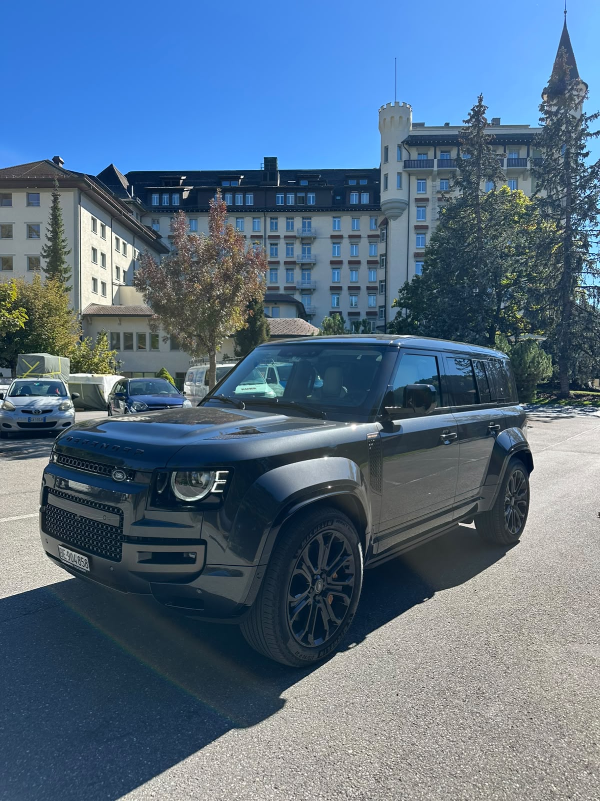 LAND ROVER 4.4 V8 Octa Edition One-image-2