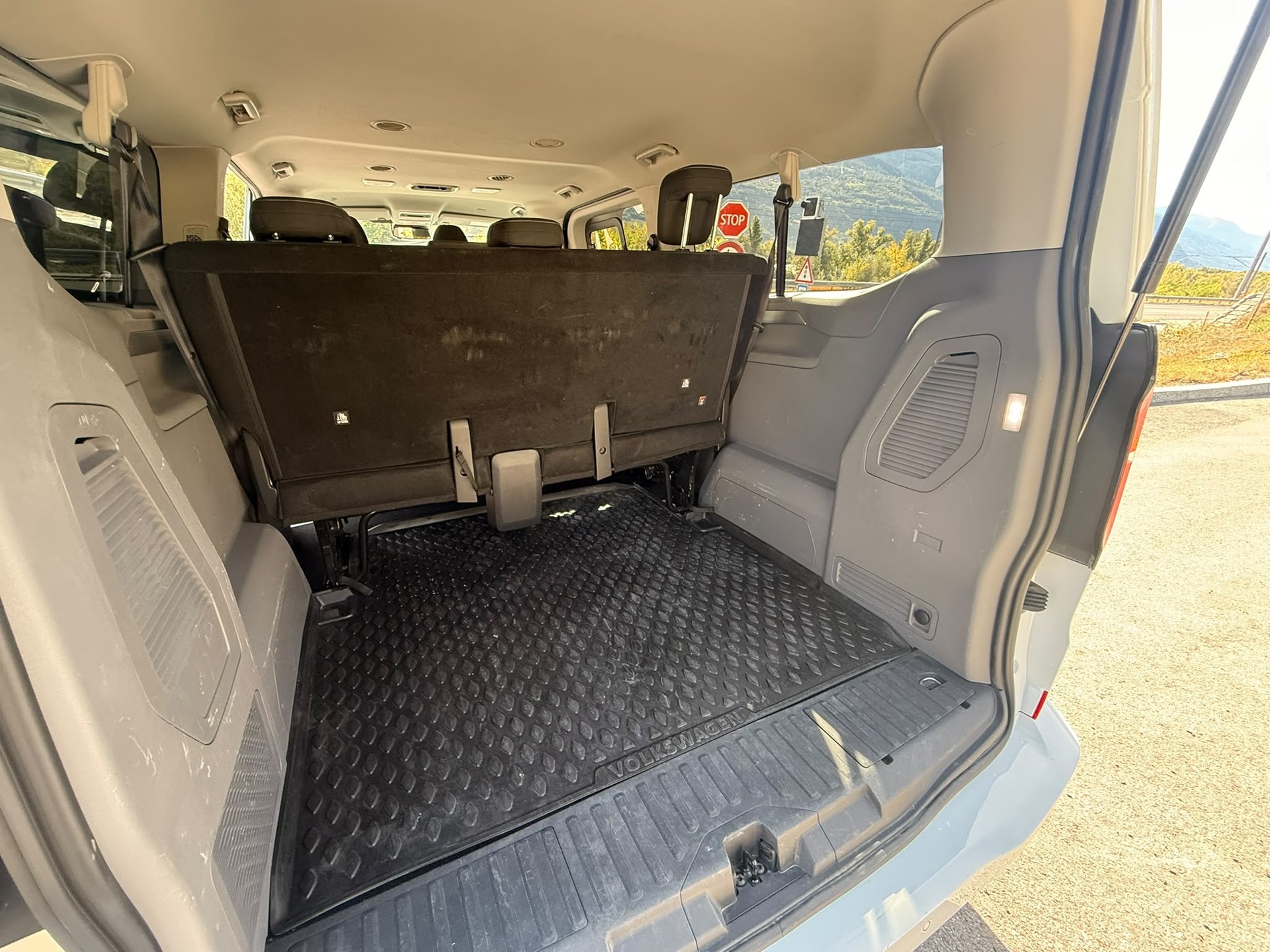 VW Caravelle 2.0 TDI Life LWB 4 Motion Aut 8-image-12