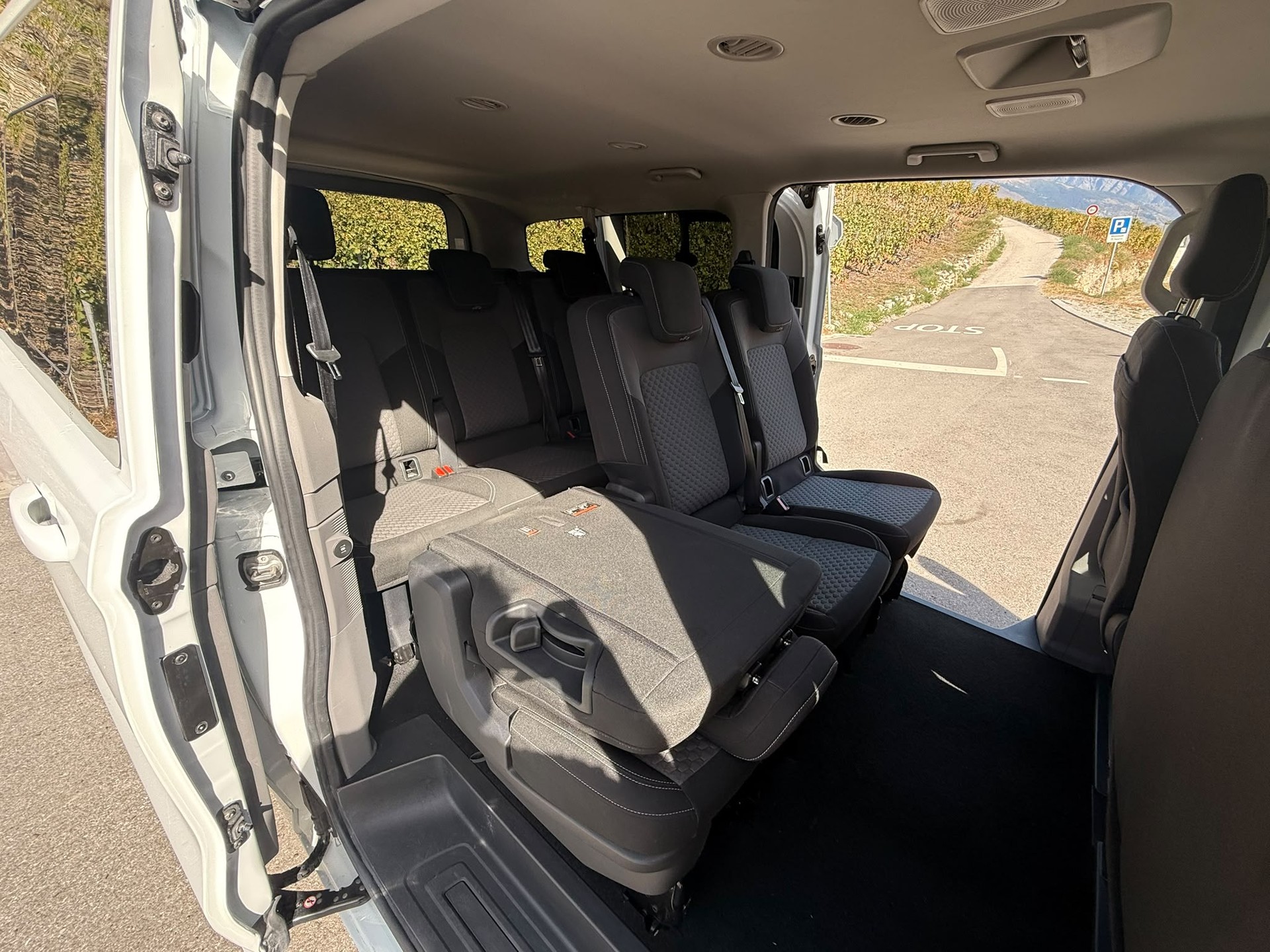 VW Caravelle 2.0 TDI Life LWB 4 Motion Aut 8-image-10