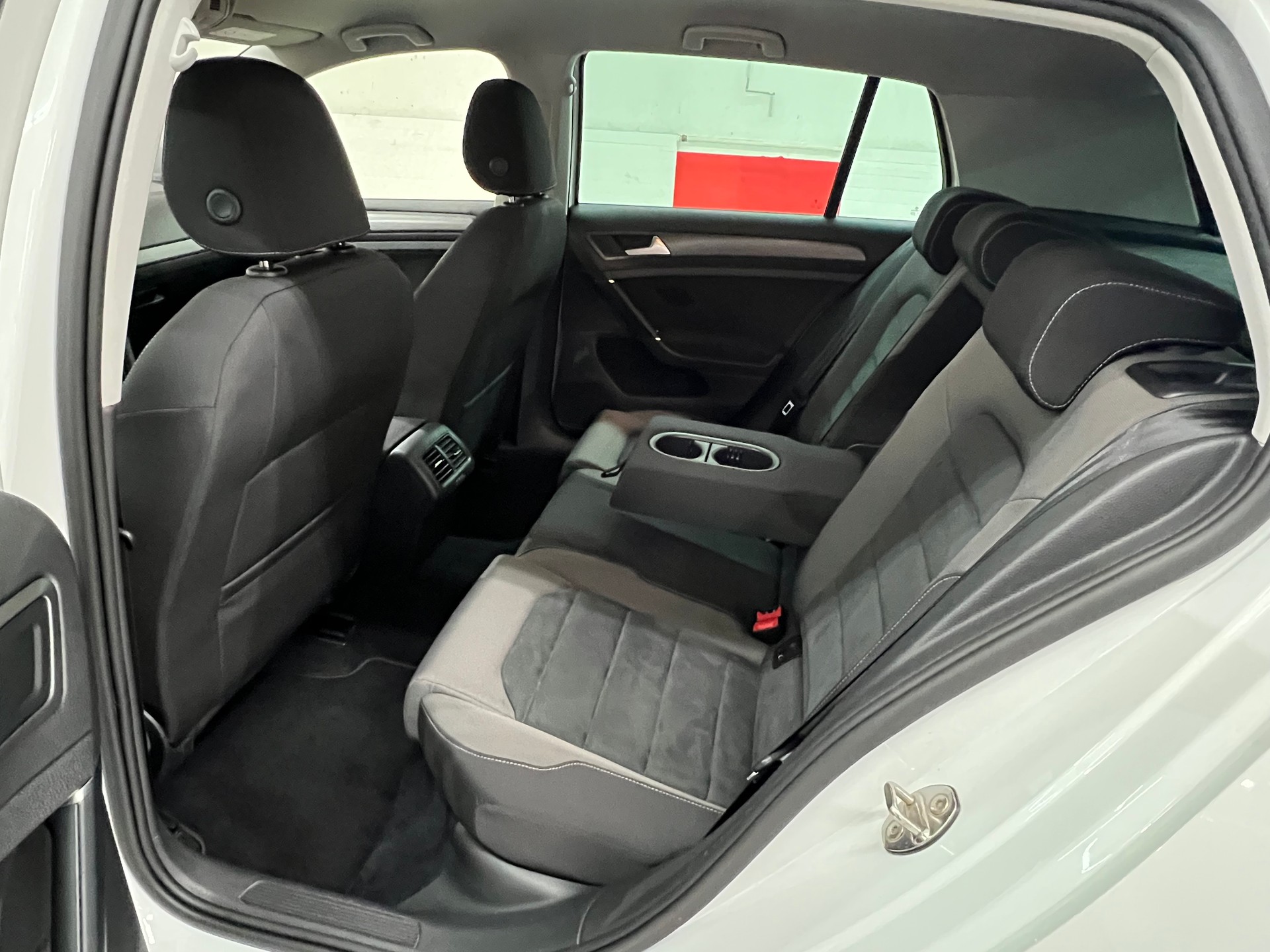 VW Golf 1.4 TSI R-Line Highline DSG-image-14