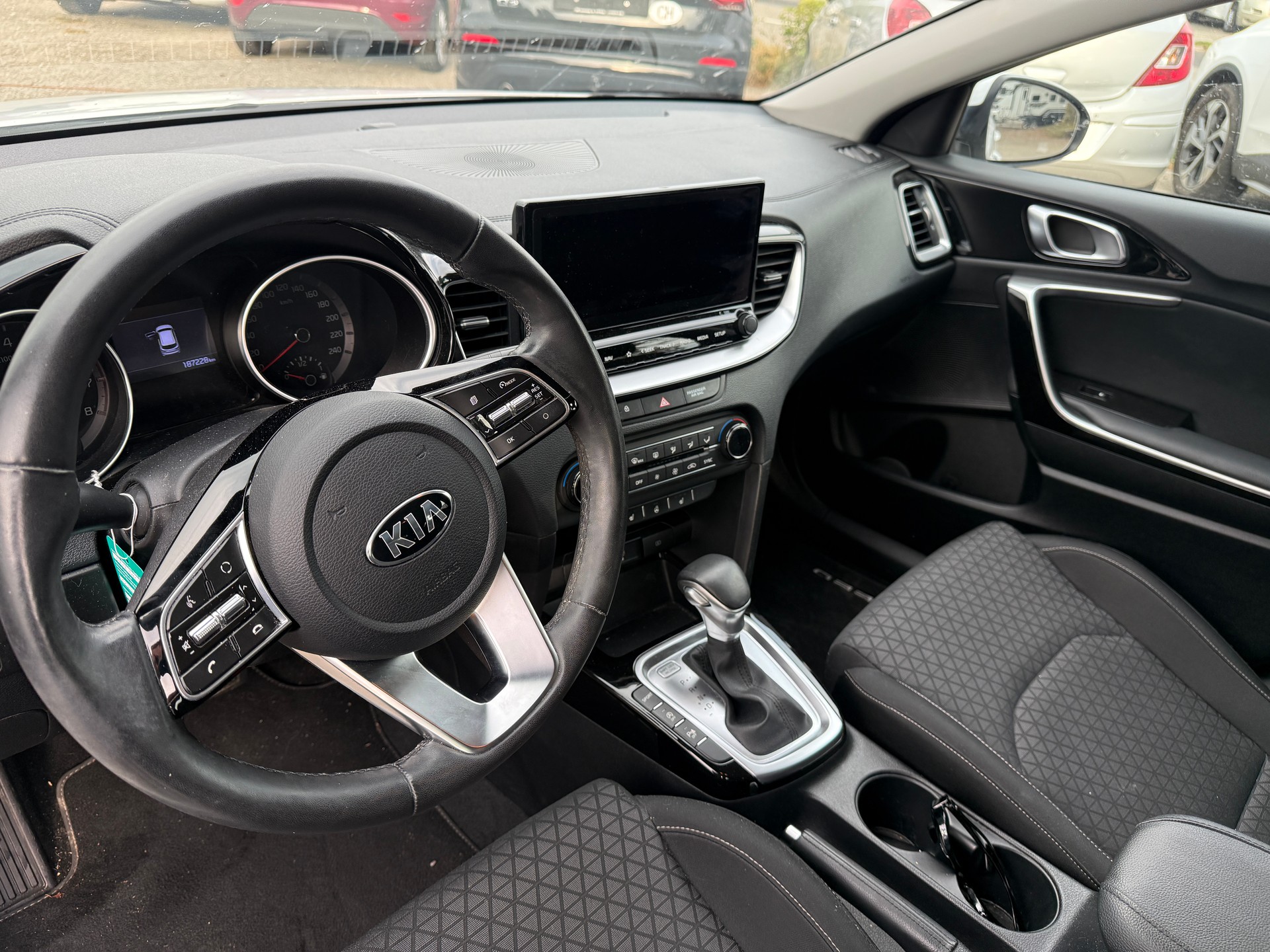 KIA Ceed 1.4 T-GDi Style DCT-image-9