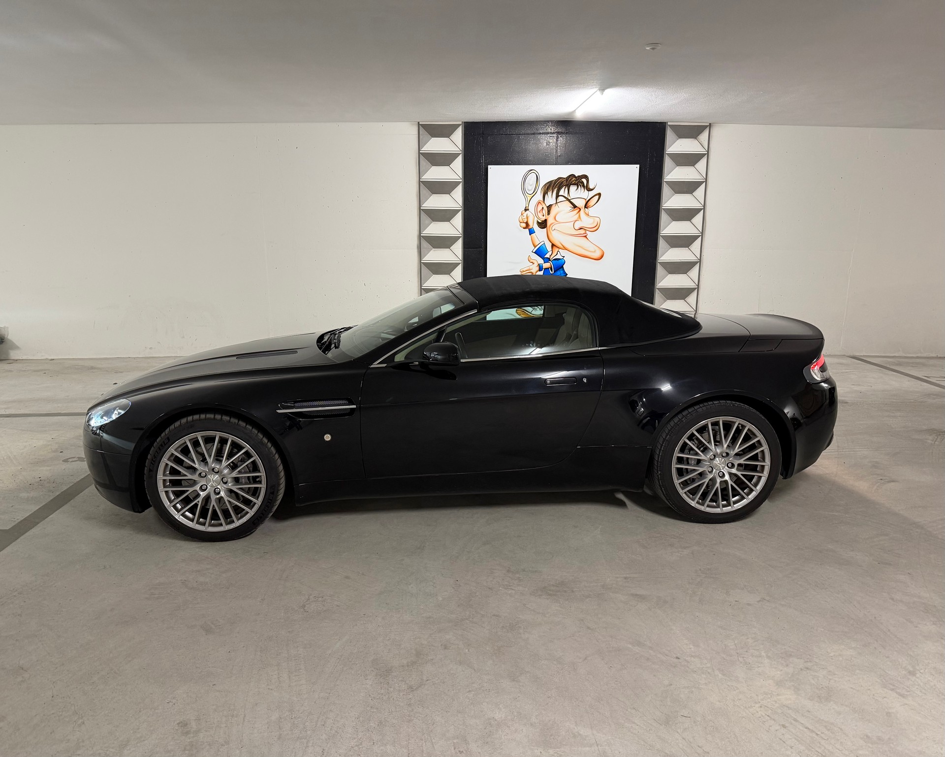 ASTON MARTIN 4.3-image-1