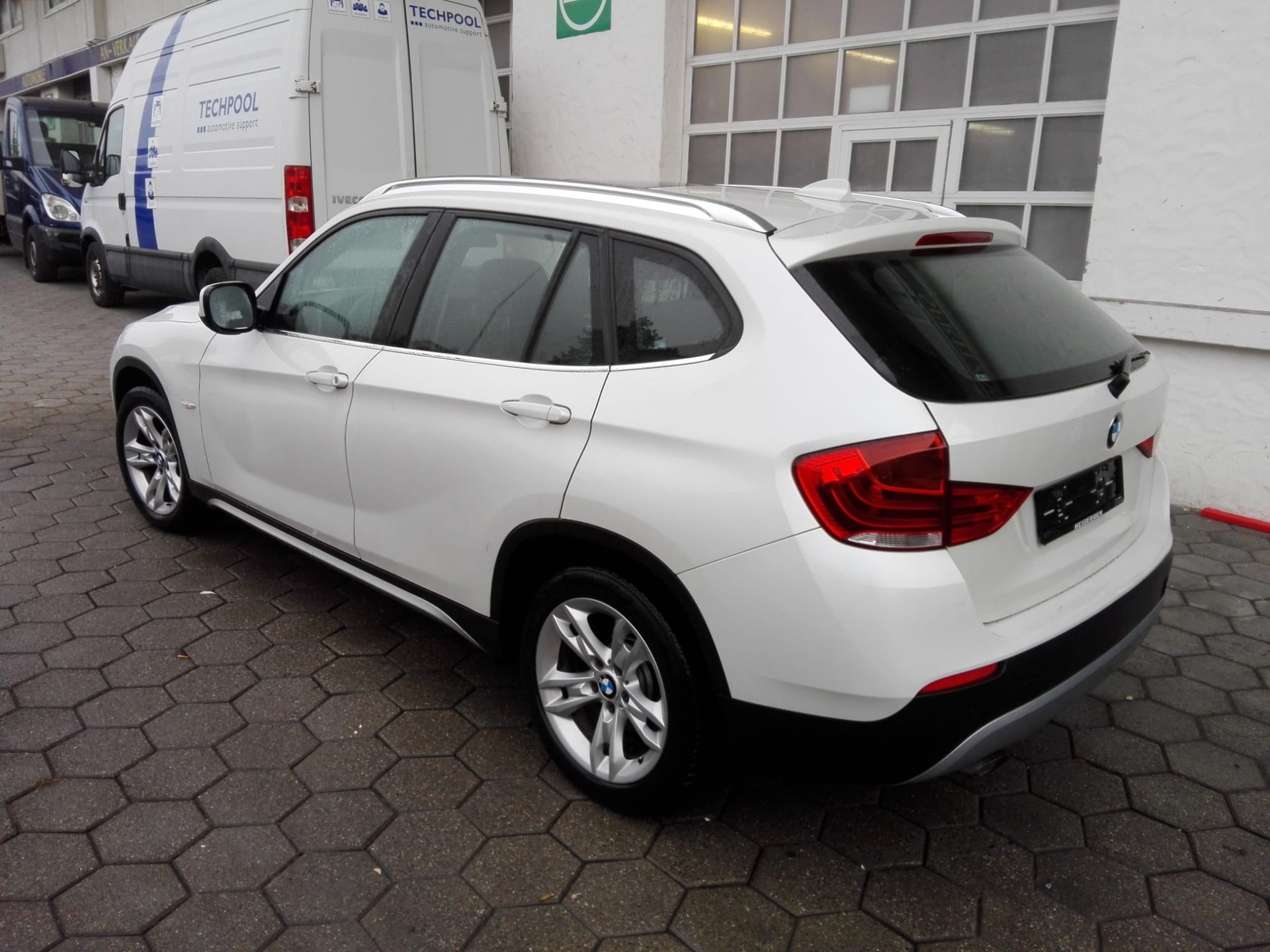 BMW X1 sDrive 18d-image-3