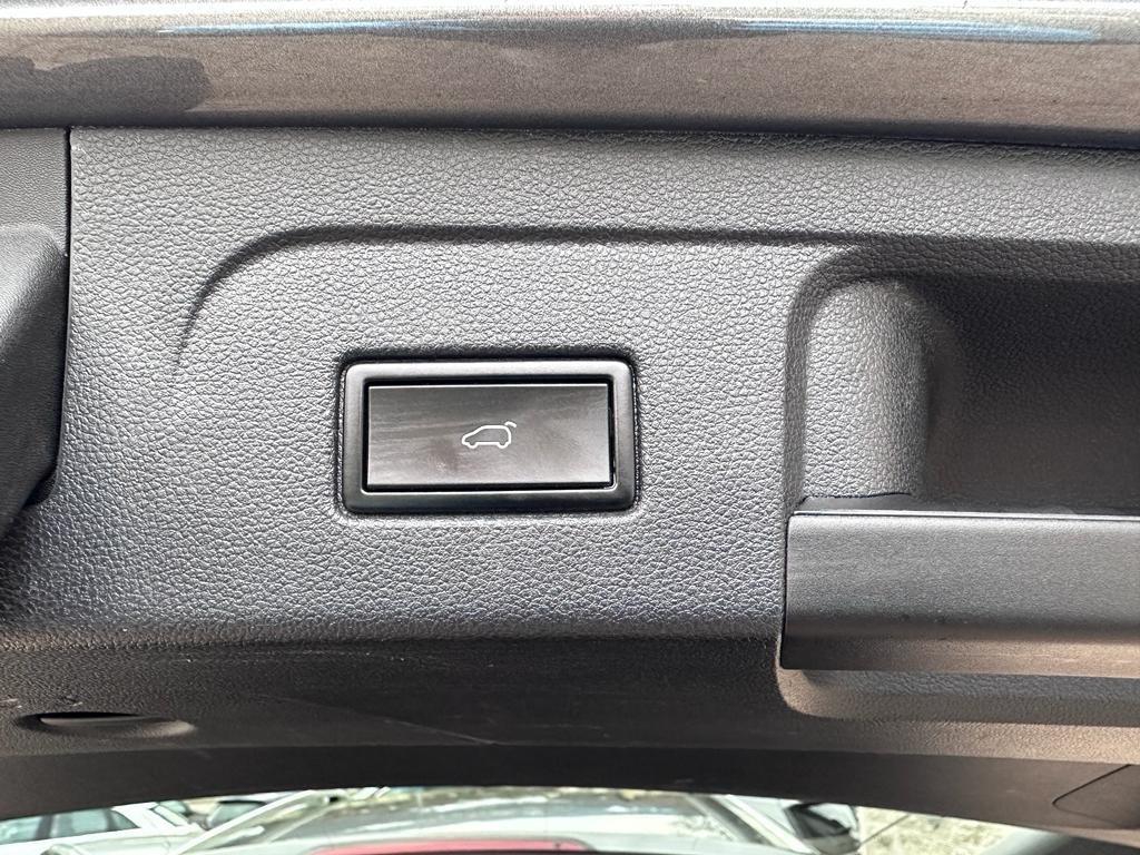 VW Touran 2.0 TDI BlueMotion Technology Highline DSG-image-13