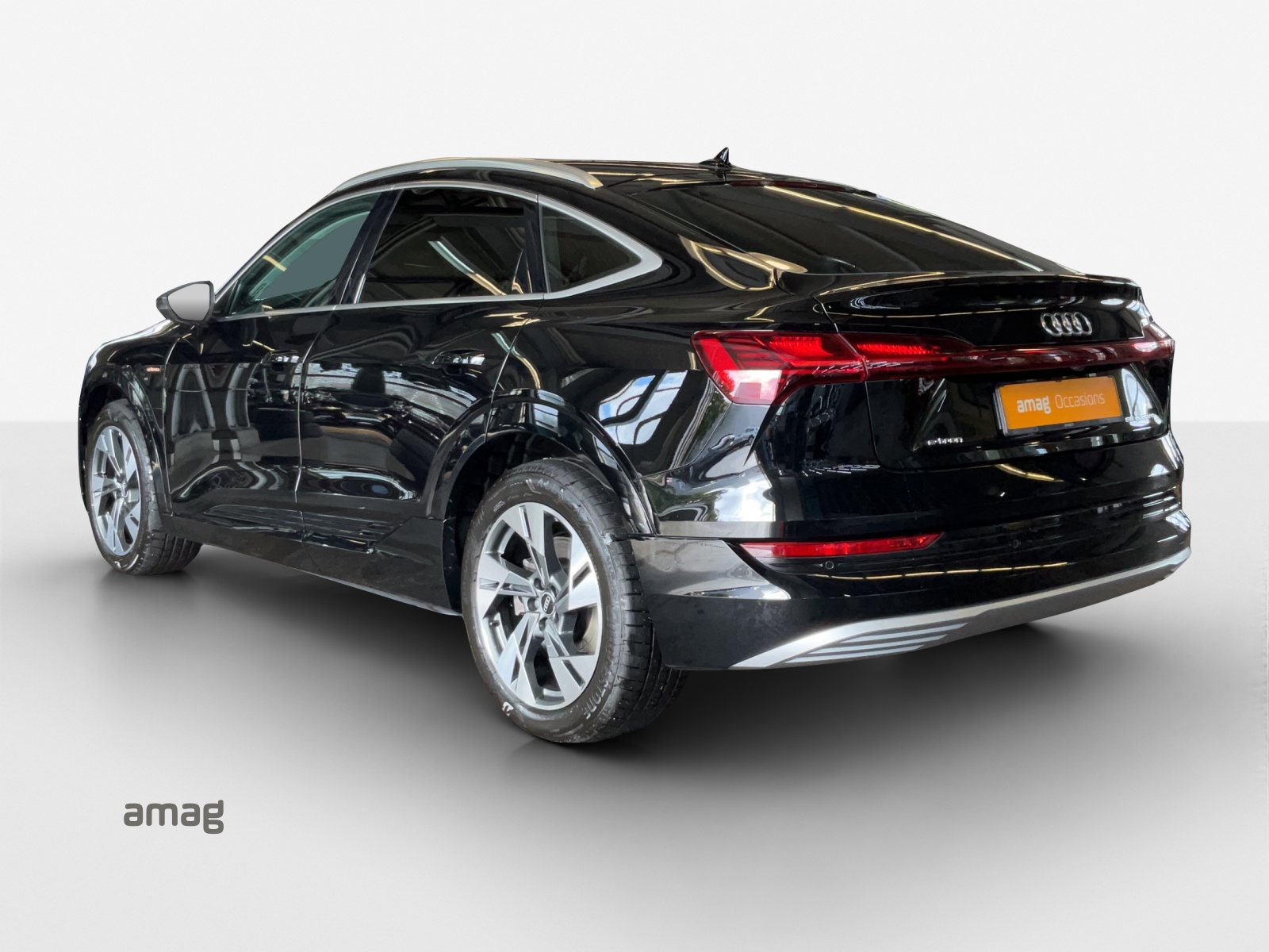 AUDI e-tron 55 Sportback Advanced quattro-image-3