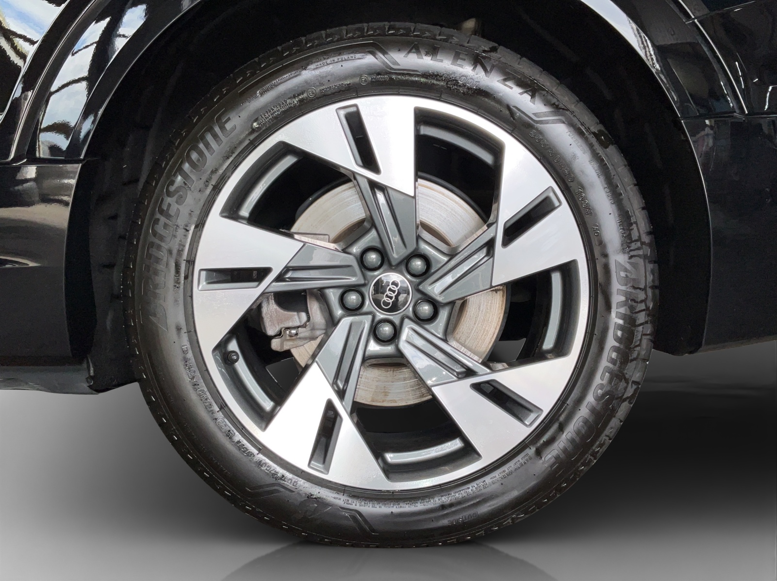 AUDI e-tron 55 Sportback Advanced quattro-image-4