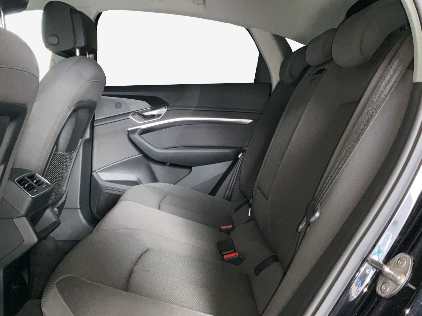 AUDI e-tron 55 Sportback Advanced quattro-image-8