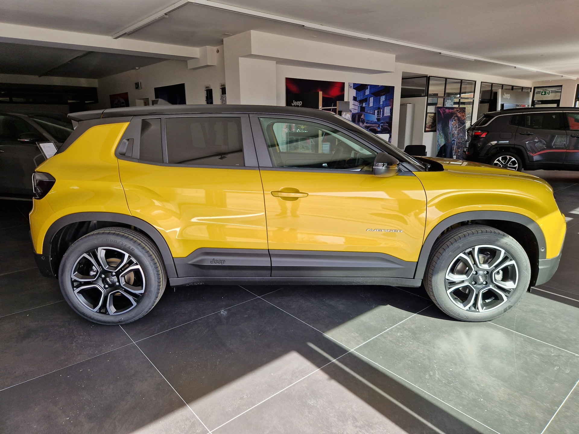 JEEP Avenger 54kWh Summit-image-2