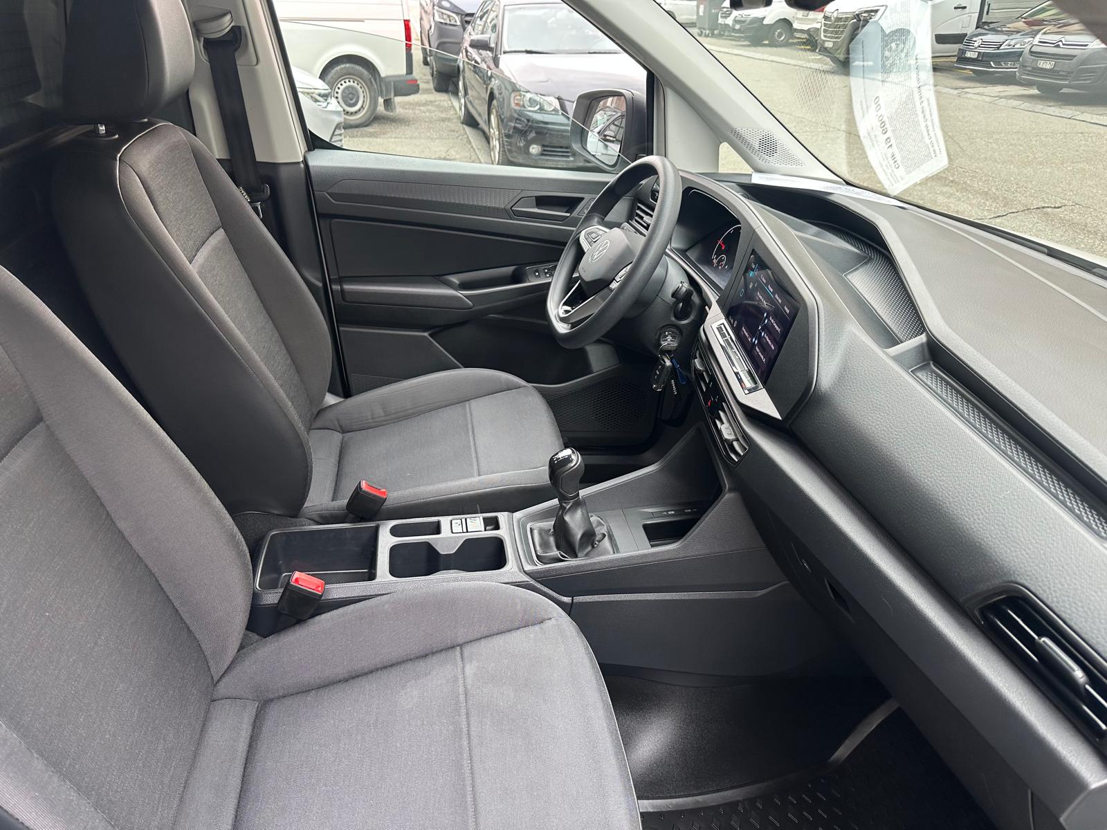 VW Caddy Cargo 2.0TDI-image-4