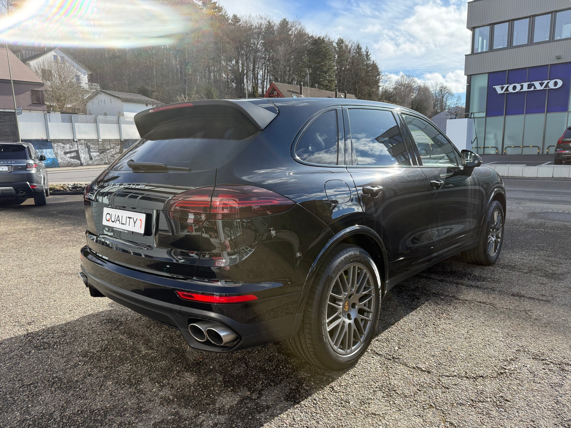 PORSCHE Cayenne S E-Hybrid Platinum Edition-image-3