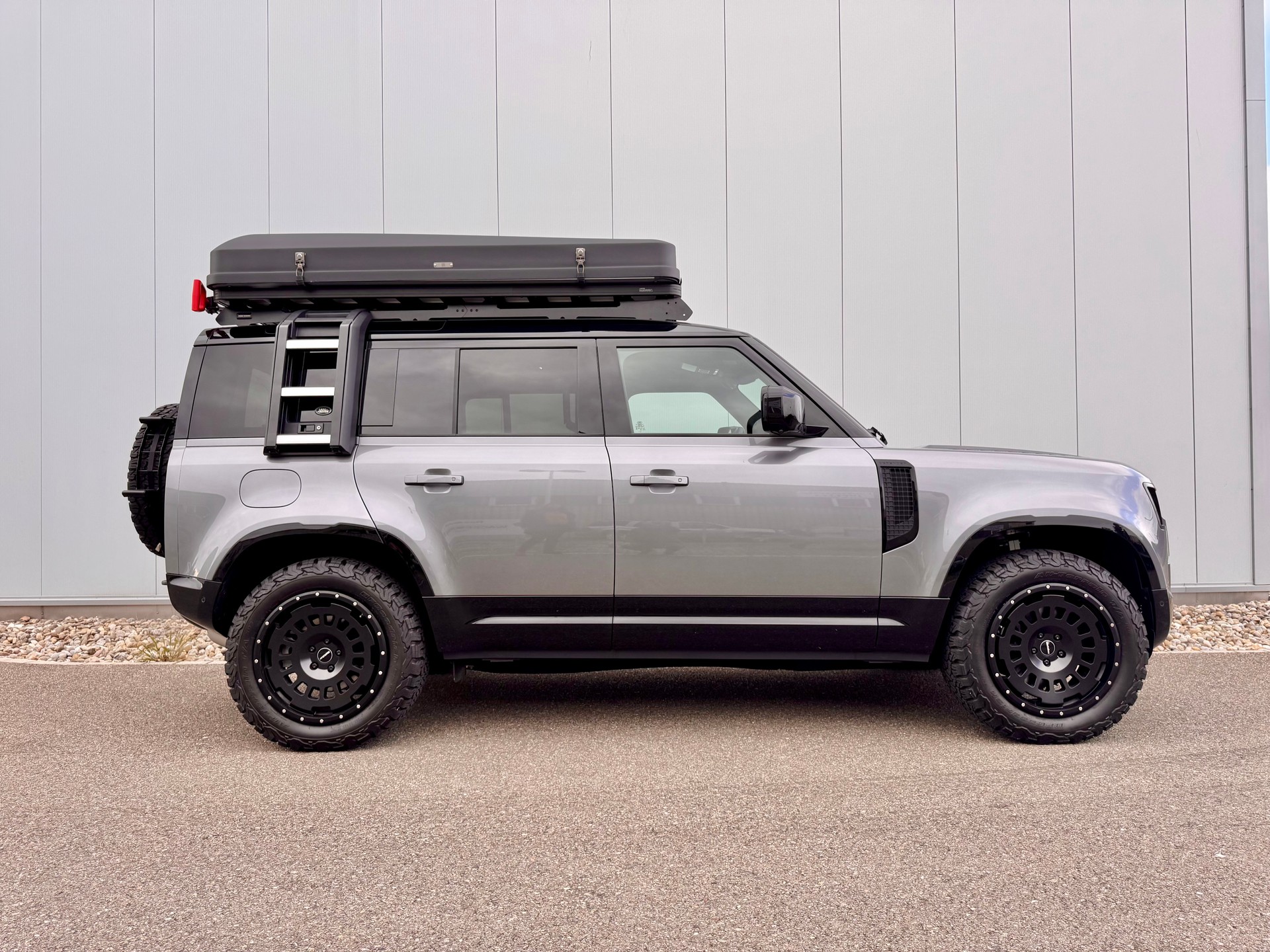 LAND ROVER DEFENDER-image-10
