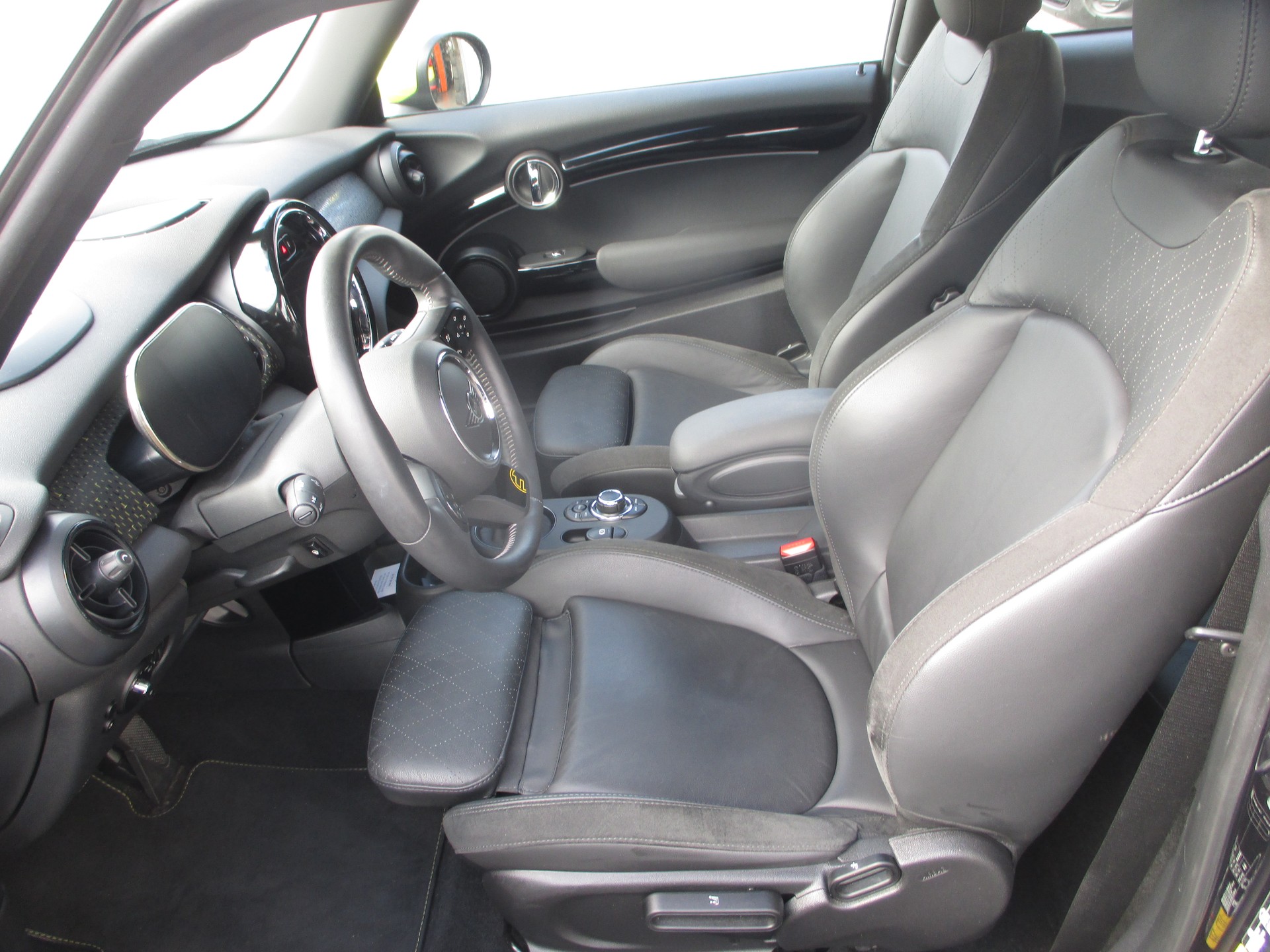 MINI Cooper SE-image-11