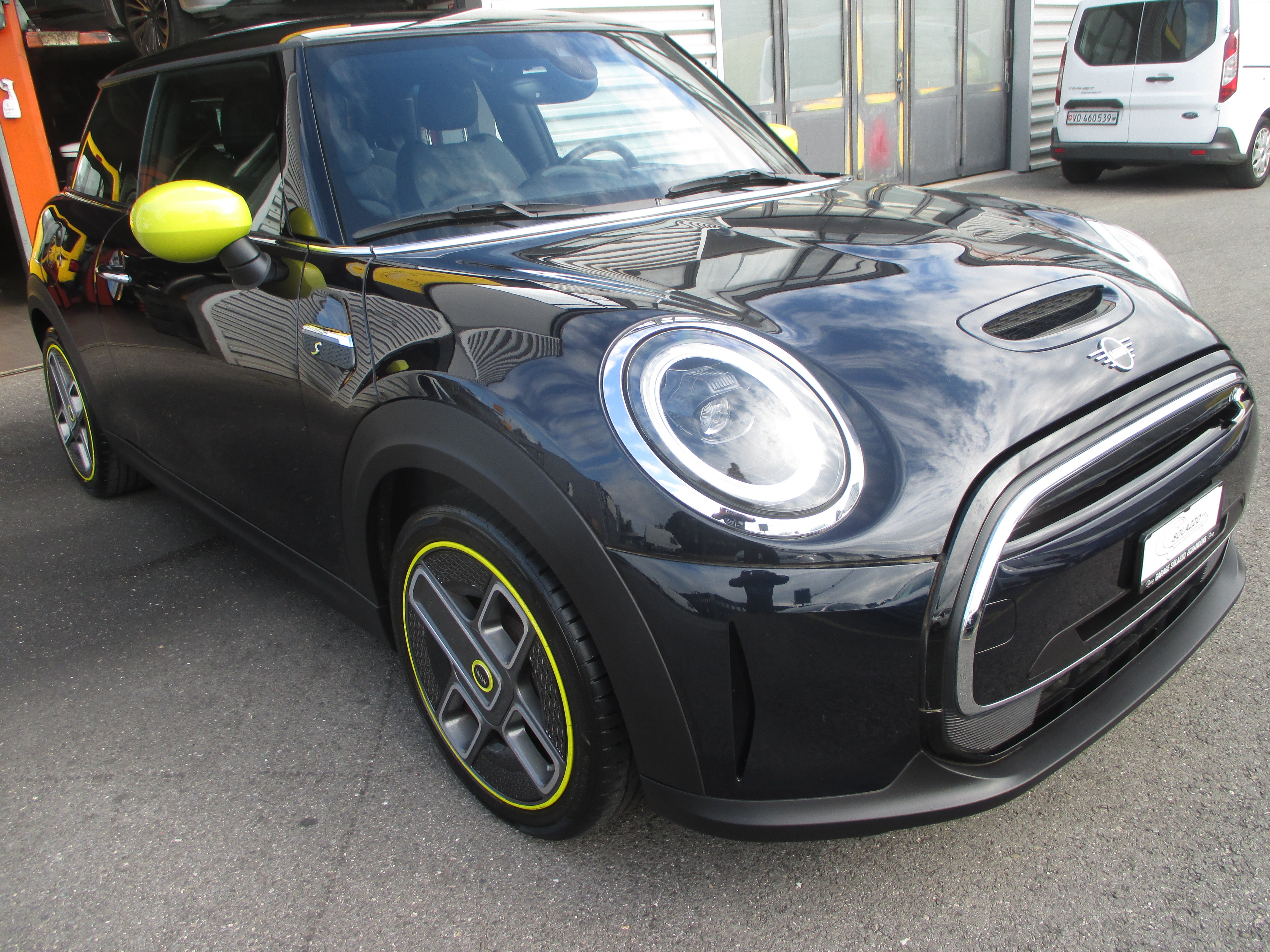 Car photo