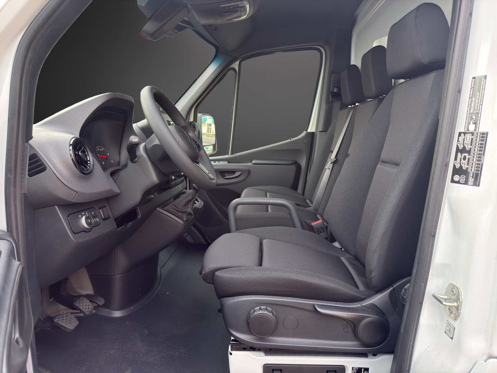 MERCEDES-BENZ Sprinter 315 CDI Standard FWD-image-6