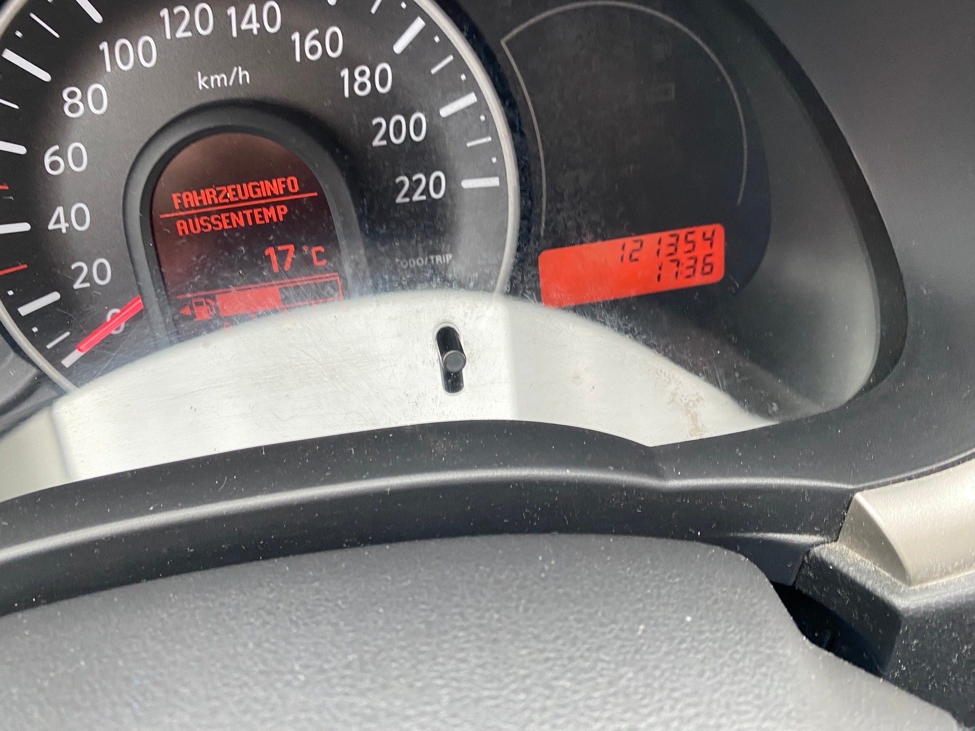 NISSAN Micra 1.2 30th Edition-image-6