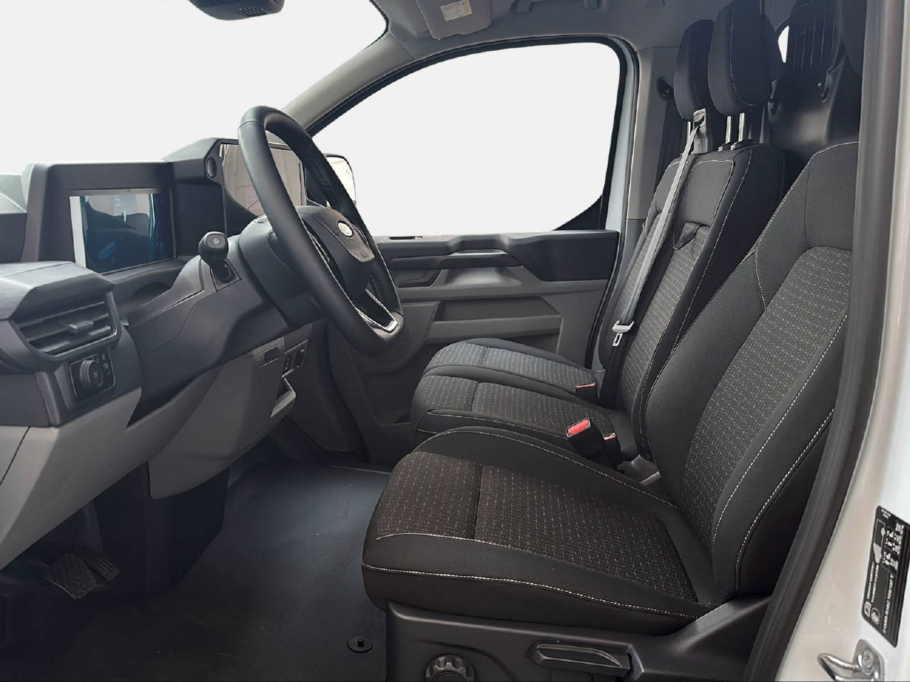 FORD E-Transit C Van 320 L1 Trend-image-13