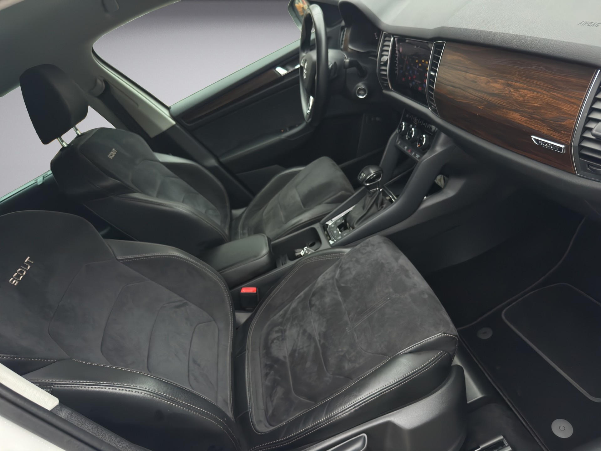 SKODA Kodiaq 2.0 TDI CR Scout 4x4 DSG-image-11