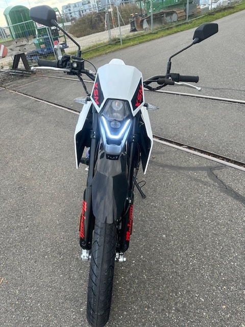 MALAGUTI XSM 125 ABS-showroom-element-3