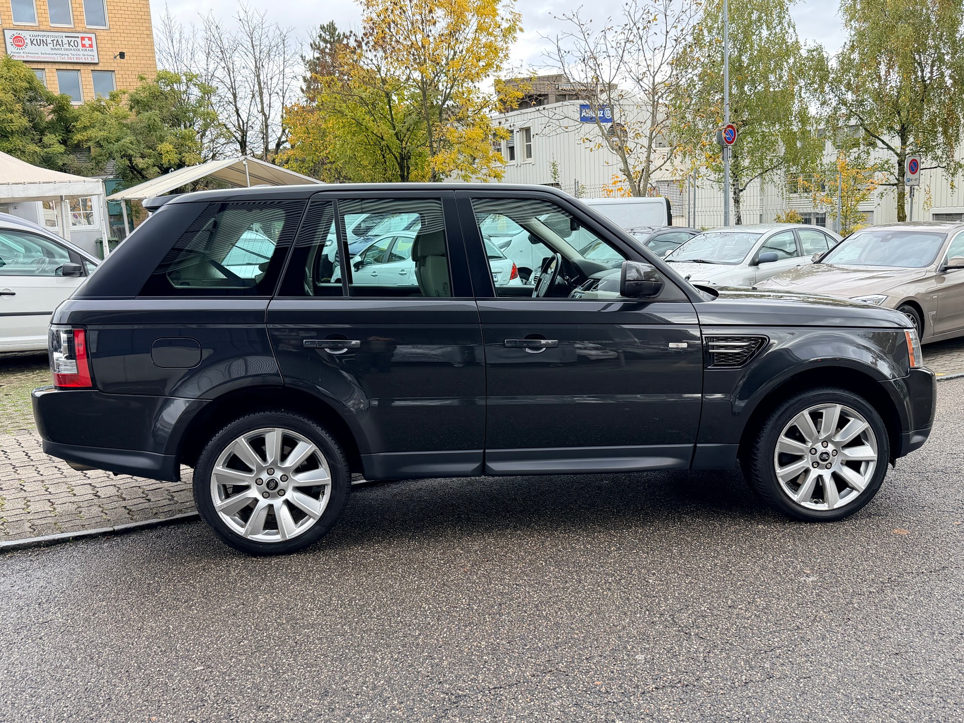 LAND ROVER Range Rover Sport 3.0 TDV6 HSE Automatic-image-1