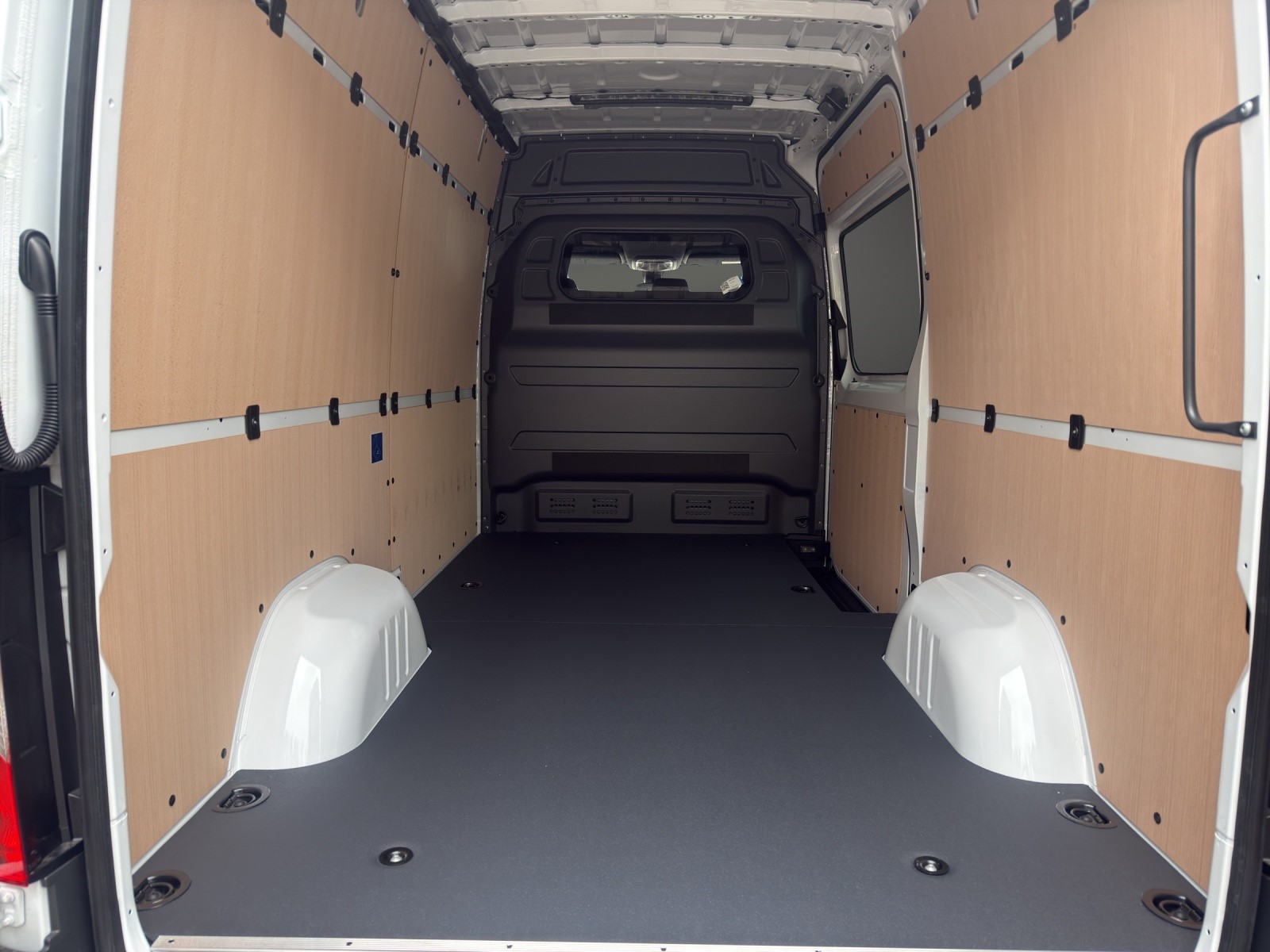 MERCEDES-BENZ eSprinter 320 81kWh Standard Hoch Pro-image-7