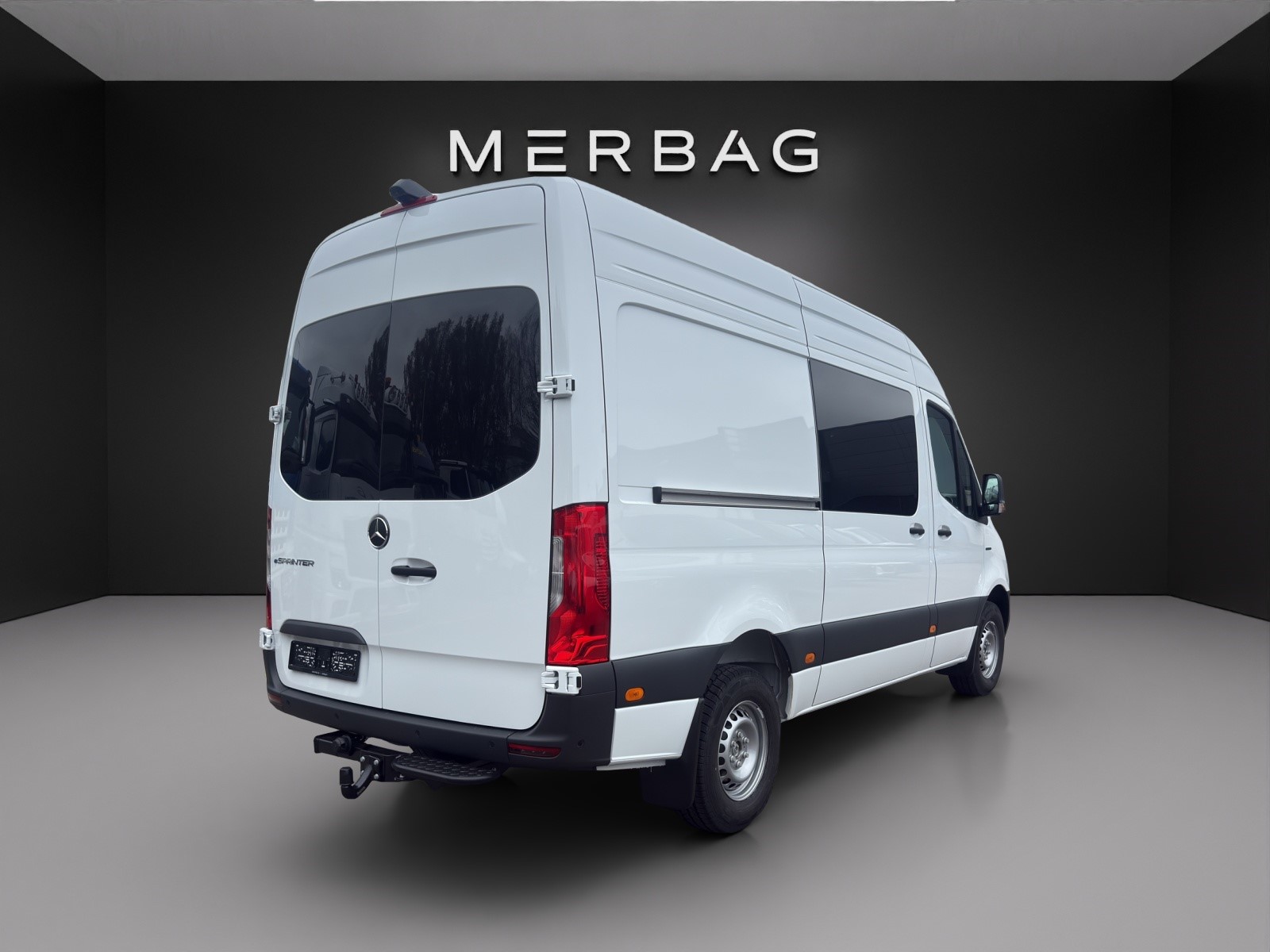 MERCEDES-BENZ eSprinter 320 81kWh Standard Hoch Pro-image-2