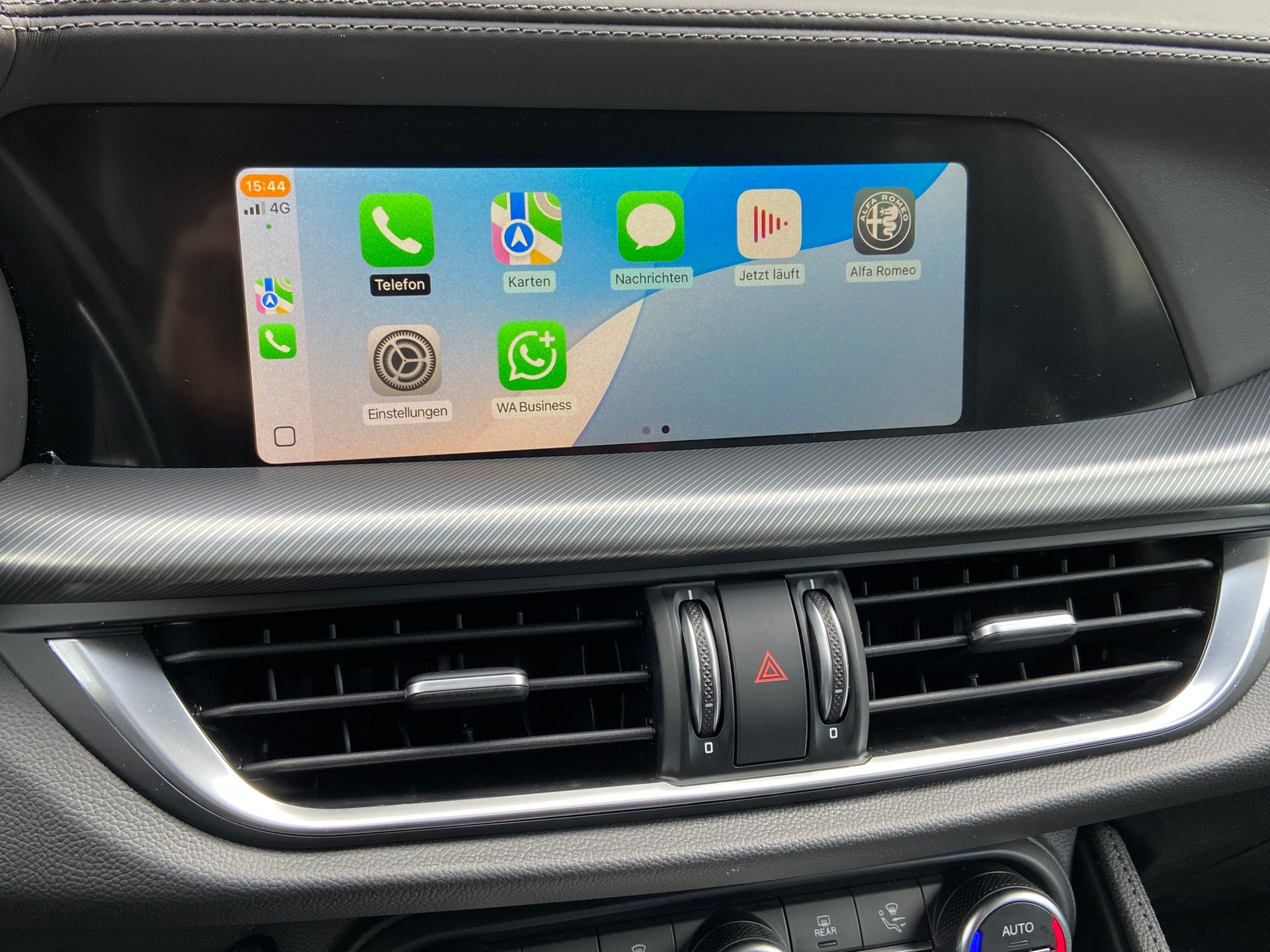 ALFA ROMEO Stelvio 2.0 Veloce Pack Premium Sky Q4 AT8-image-14