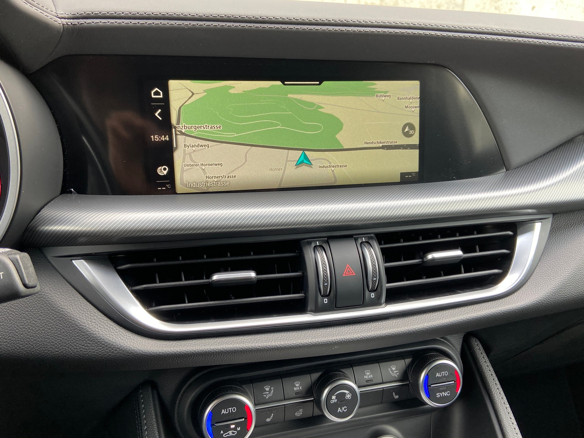 ALFA ROMEO Stelvio 2.0 Veloce Pack Premium Sky Q4 AT8-image-13