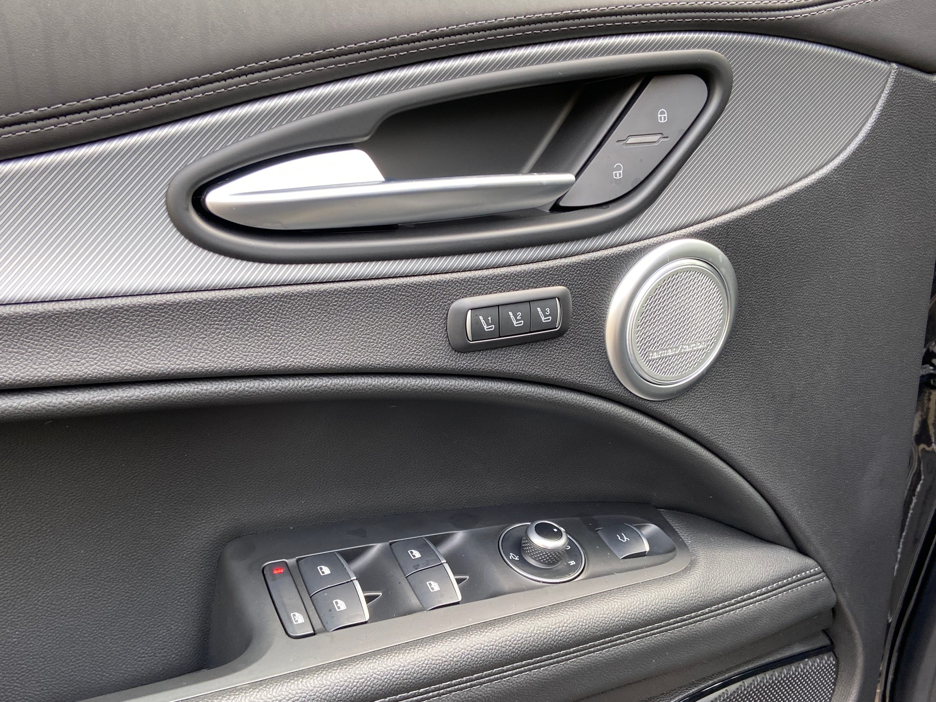ALFA ROMEO Stelvio 2.0 Veloce Pack Premium Sky Q4 AT8-image-10
