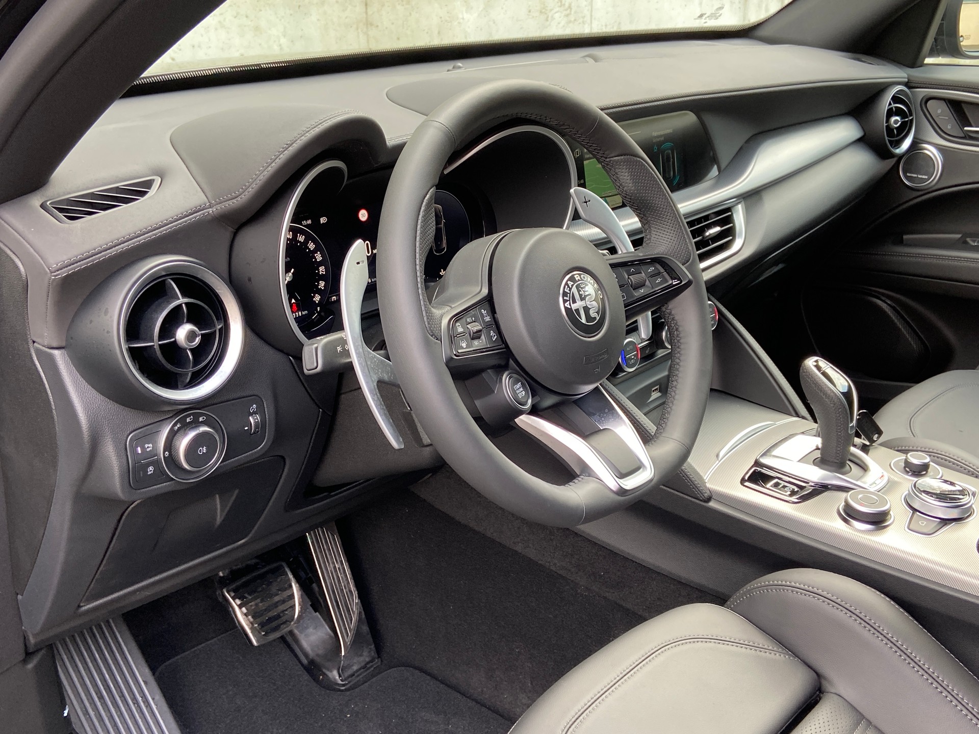 ALFA ROMEO Stelvio 2.0 Veloce Pack Premium Sky Q4 AT8-image-6