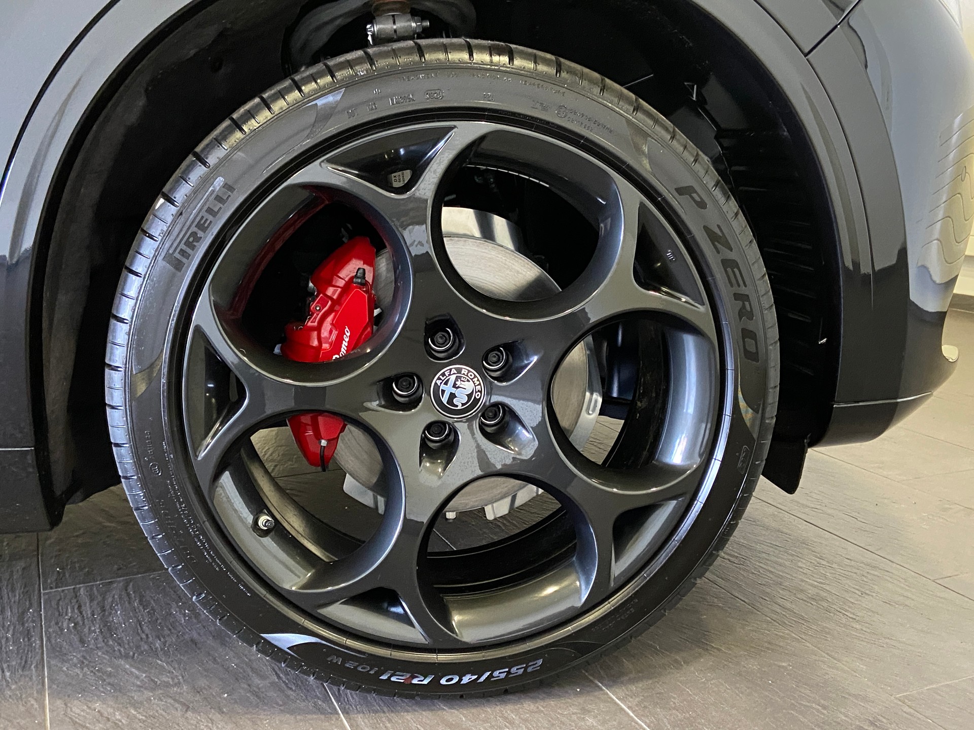ALFA ROMEO Stelvio 2.0 Veloce Pack Premium Sky Q4 AT8-image-3