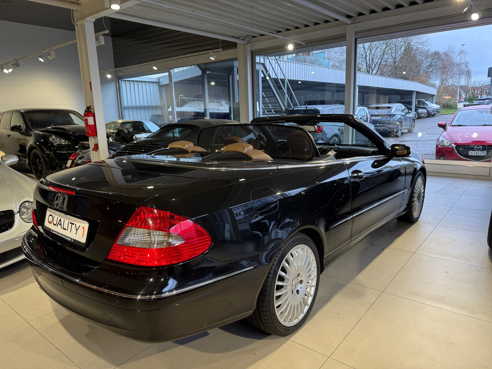 MERCEDES-BENZ CLK 280 Avantgarde *** SITZHEIZUNG / WINDSCHOTT / SPORTSITZE / PDC VORNE & HINTEN / LEDER / WINDSCHOTT ***-image-4