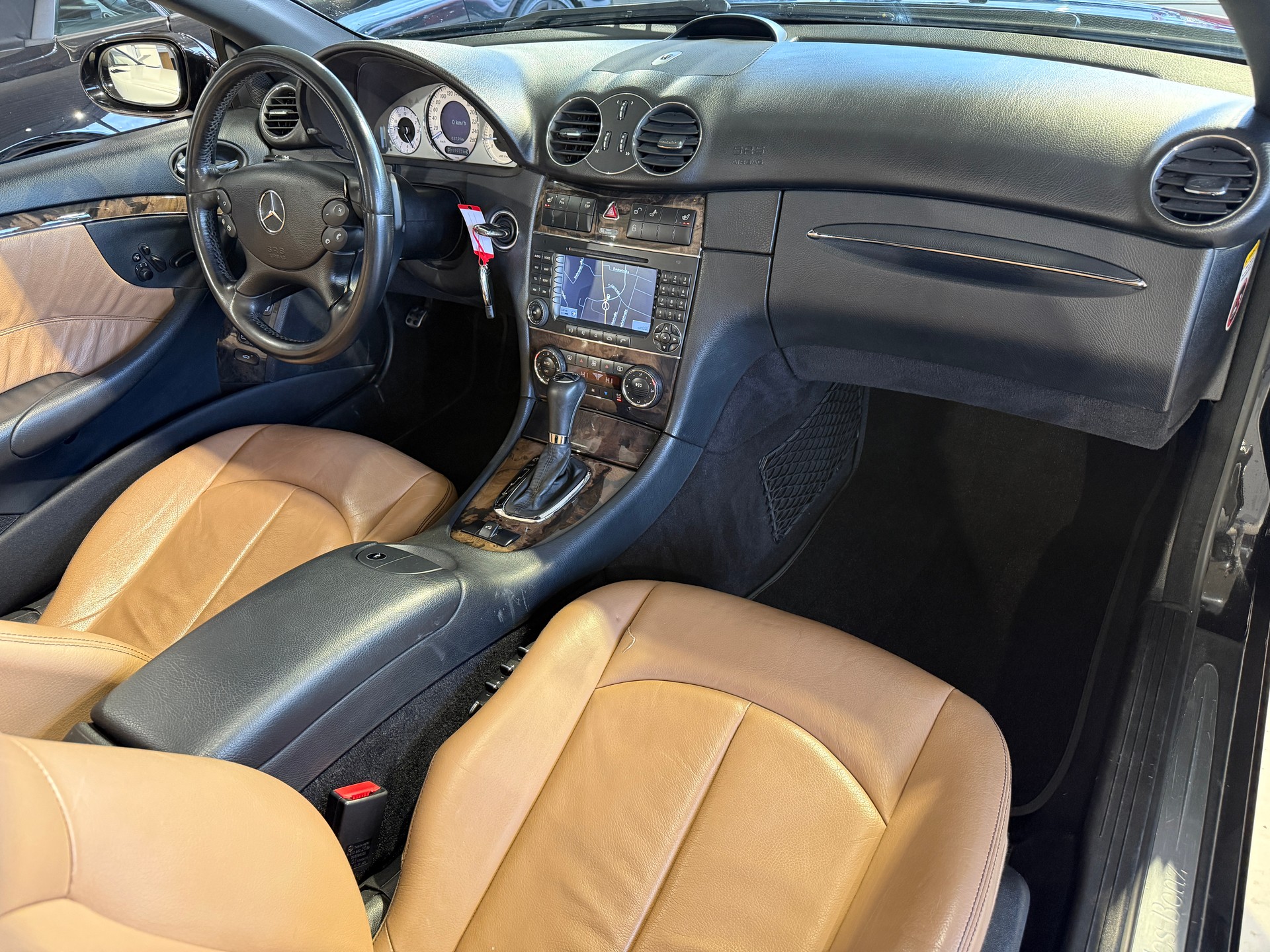MERCEDES-BENZ CLK 280 Avantgarde *** SITZHEIZUNG / WINDSCHOTT / SPORTSITZE / PDC VORNE & HINTEN / LEDER / WINDSCHOTT ***-image-10