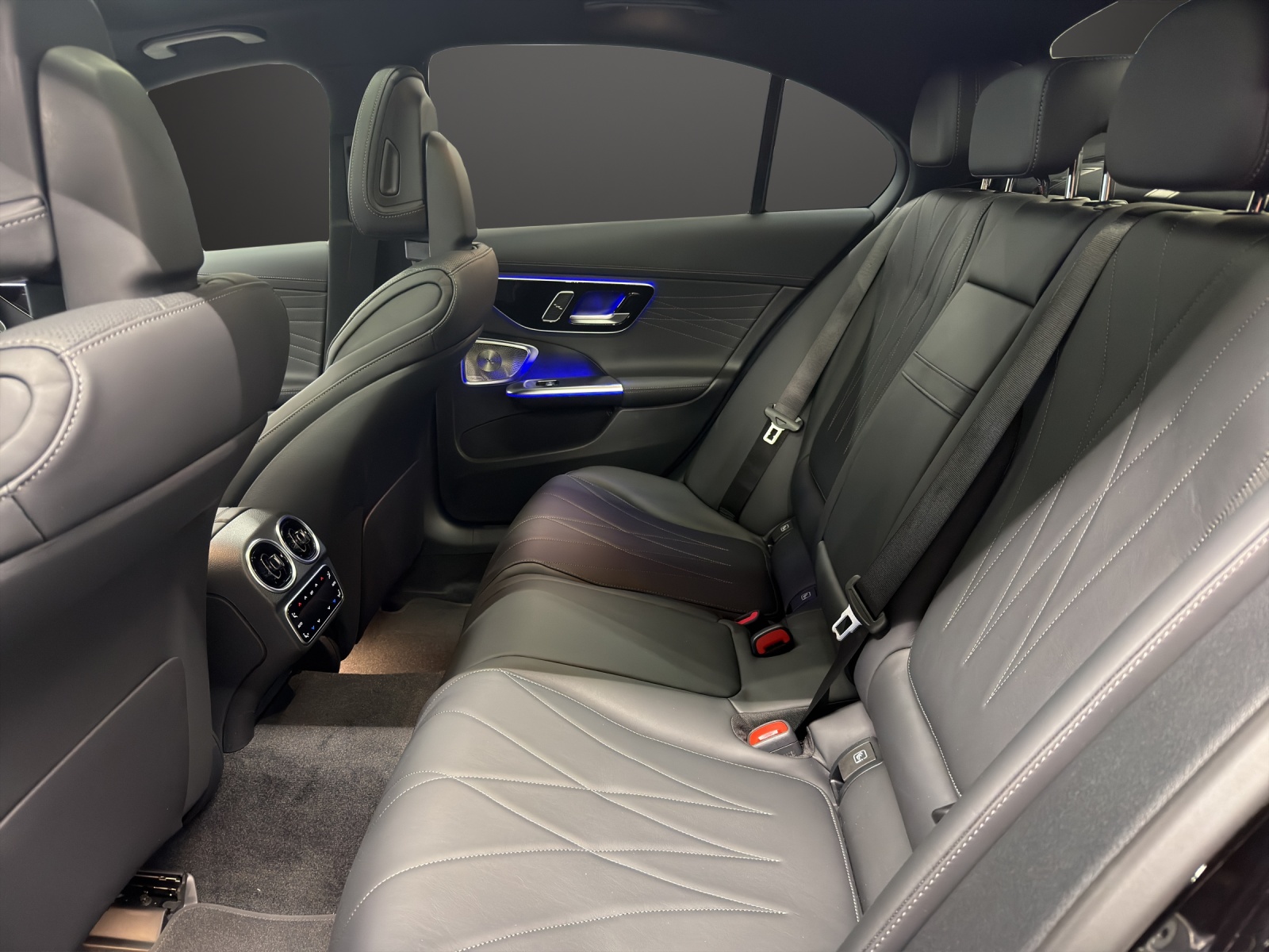 MERCEDES-BENZ C 220 d 4 Matic-image-11