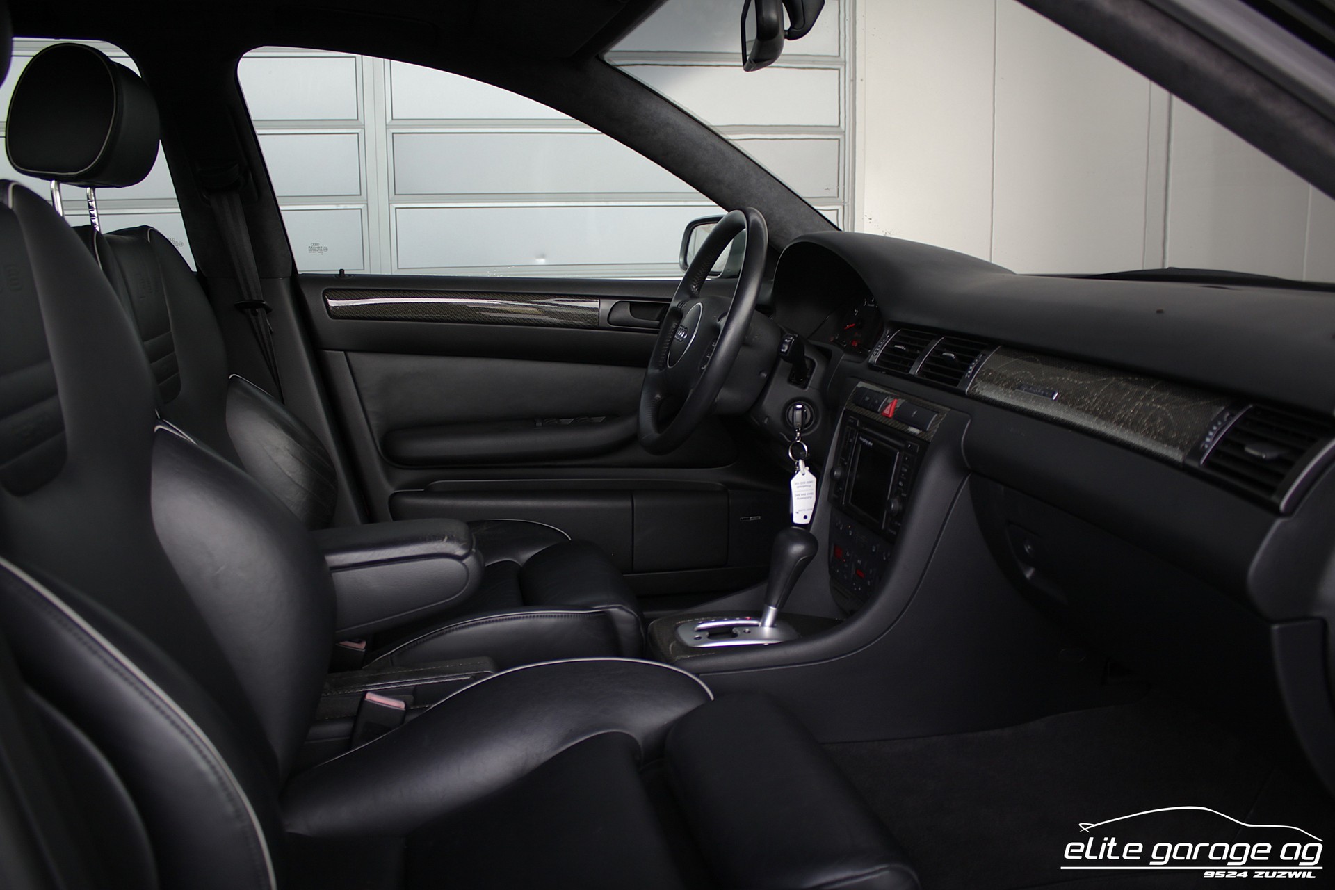 AUDI RS6 Avant quattro tiptronic-image-15