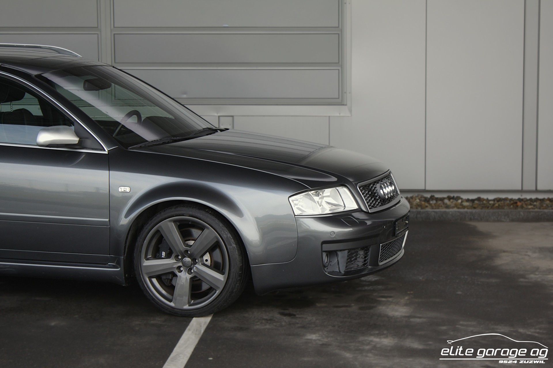 AUDI RS6 Avant quattro tiptronic-image-8