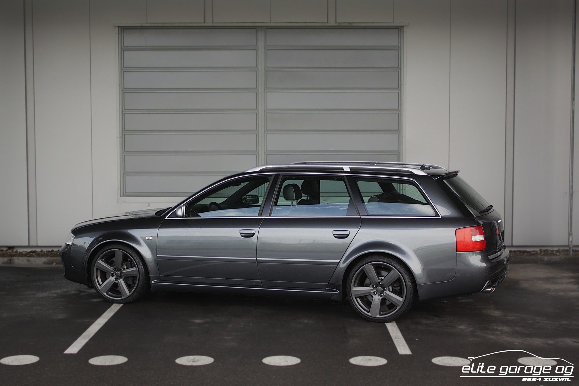 AUDI RS6 Avant quattro tiptronic-image-2