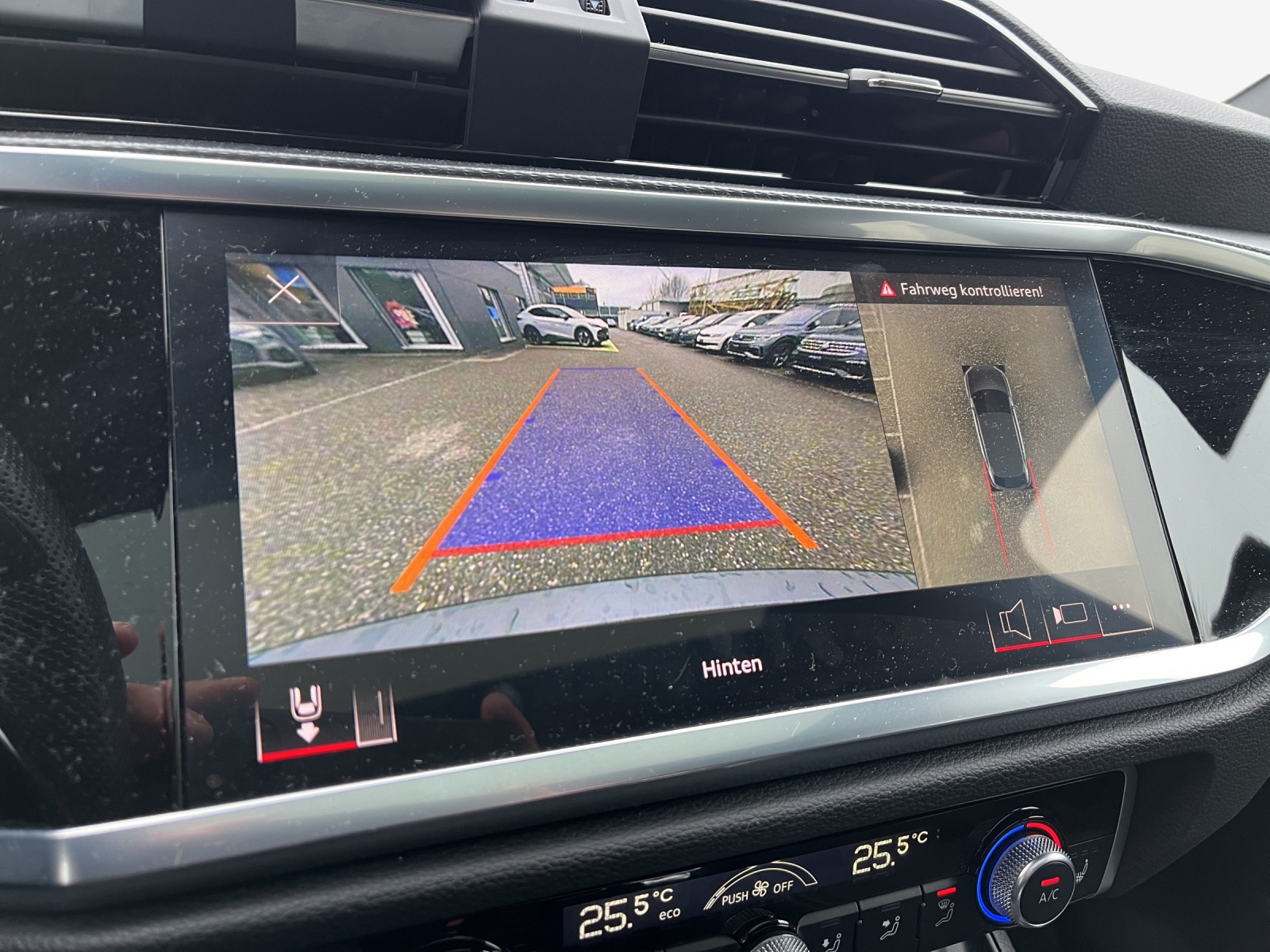 AUDI Q3 Sportback 35 TFSI S line Attraction S-tronic-image-14