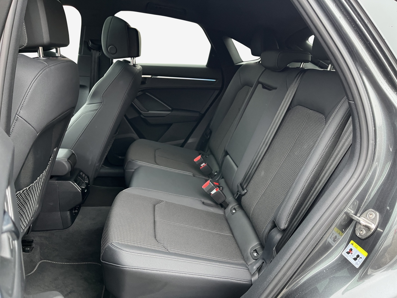 AUDI Q3 Sportback 35 TFSI S line Attraction S-tronic-image-11
