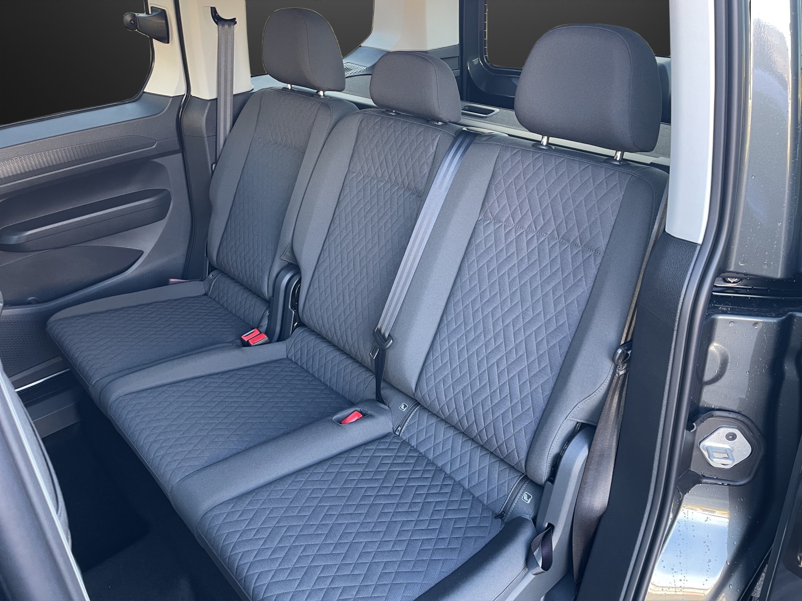VW Caddy 2.0 TDI 4Motion-image-8
