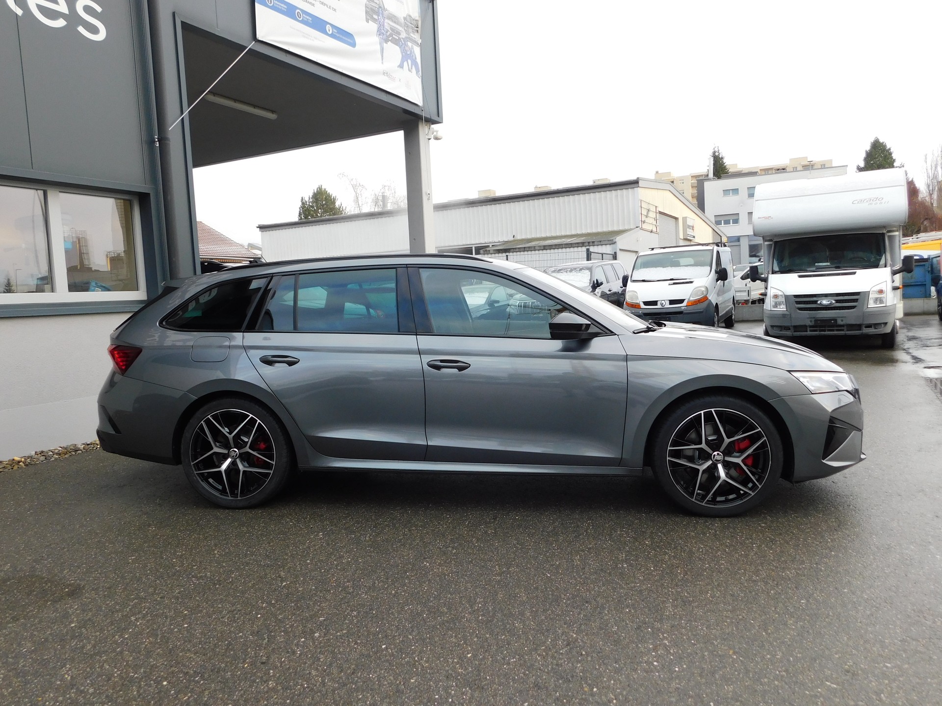 SKODA Octavia Combi 2.0 TSI DSG RS-image-4