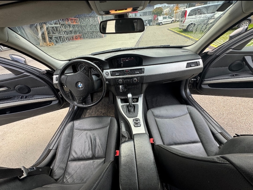 BMW 325i xDrive Touring more4you Steptronic-image-10