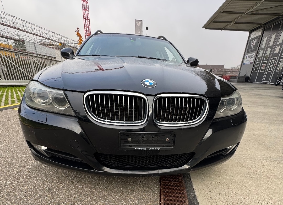 BMW 325i xDrive Touring more4you Steptronic-image-1