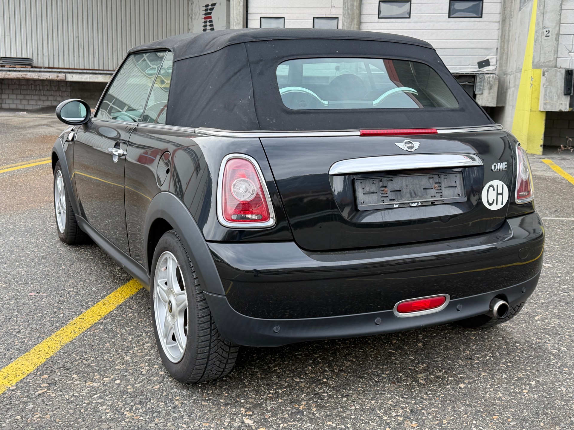 MINI one-image-4