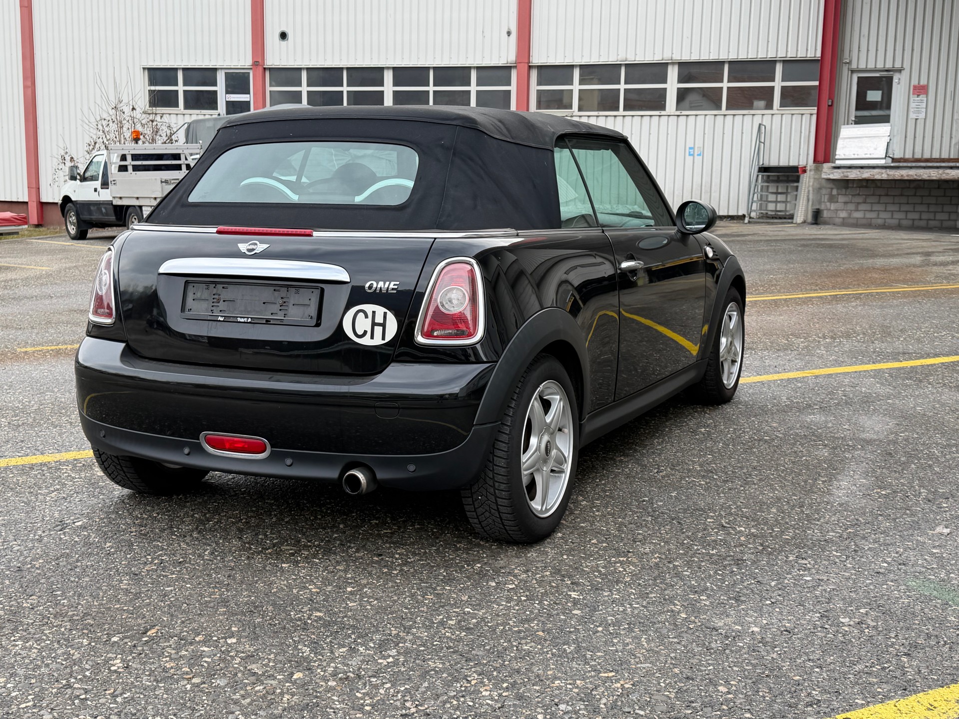 MINI one-image-3